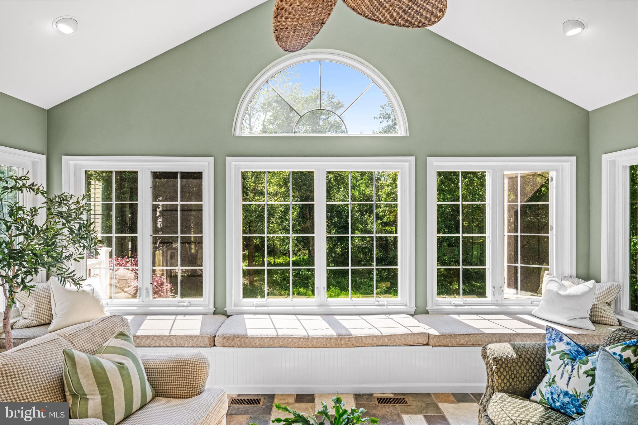 PEBBLE HILL - Residential
