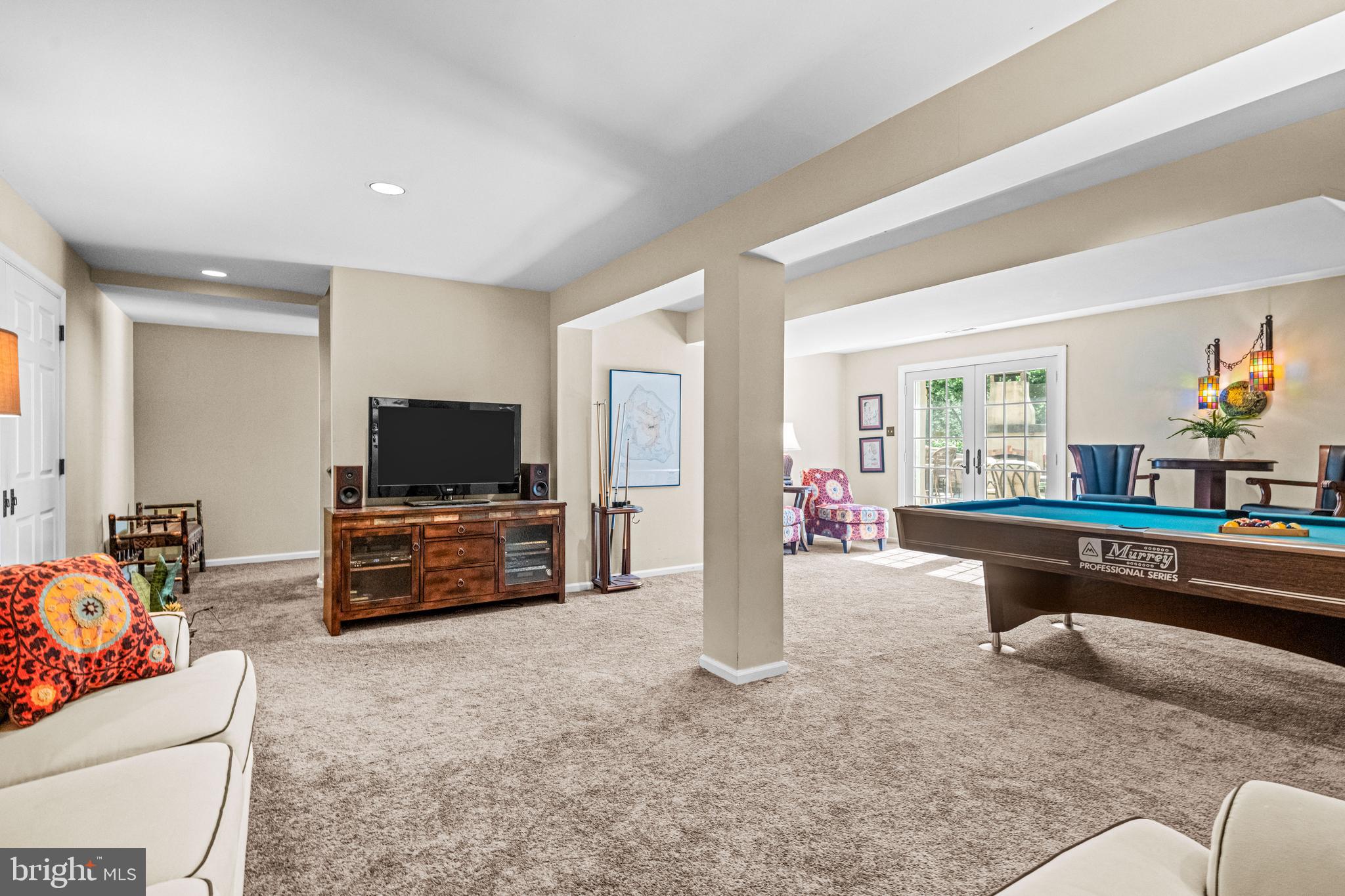 PEBBLE HILL - Residential