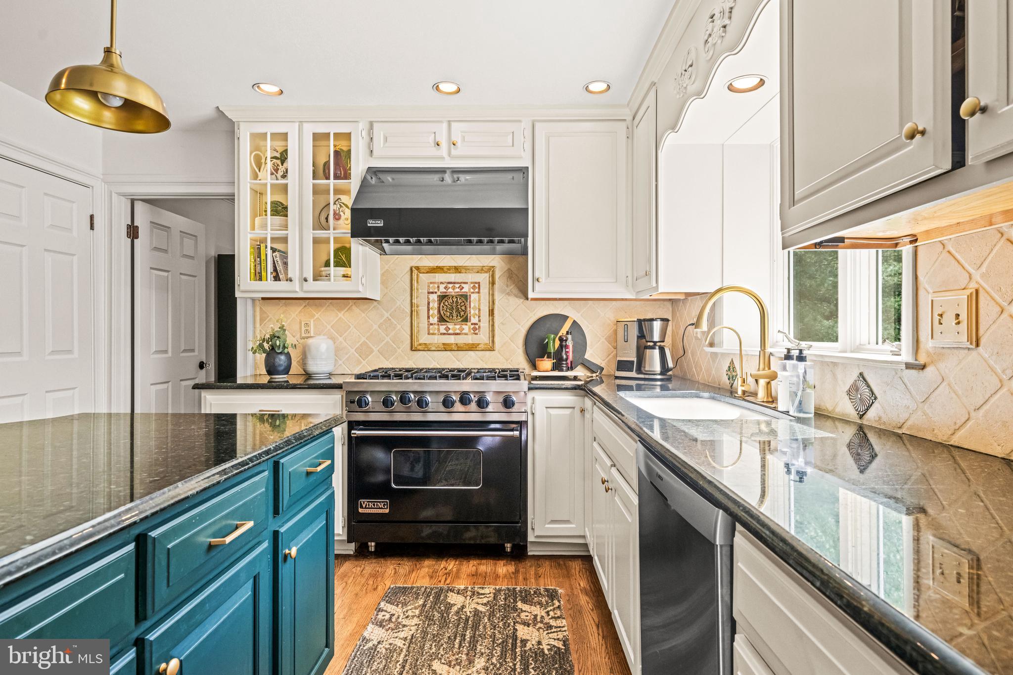 PEBBLE HILL - Residential