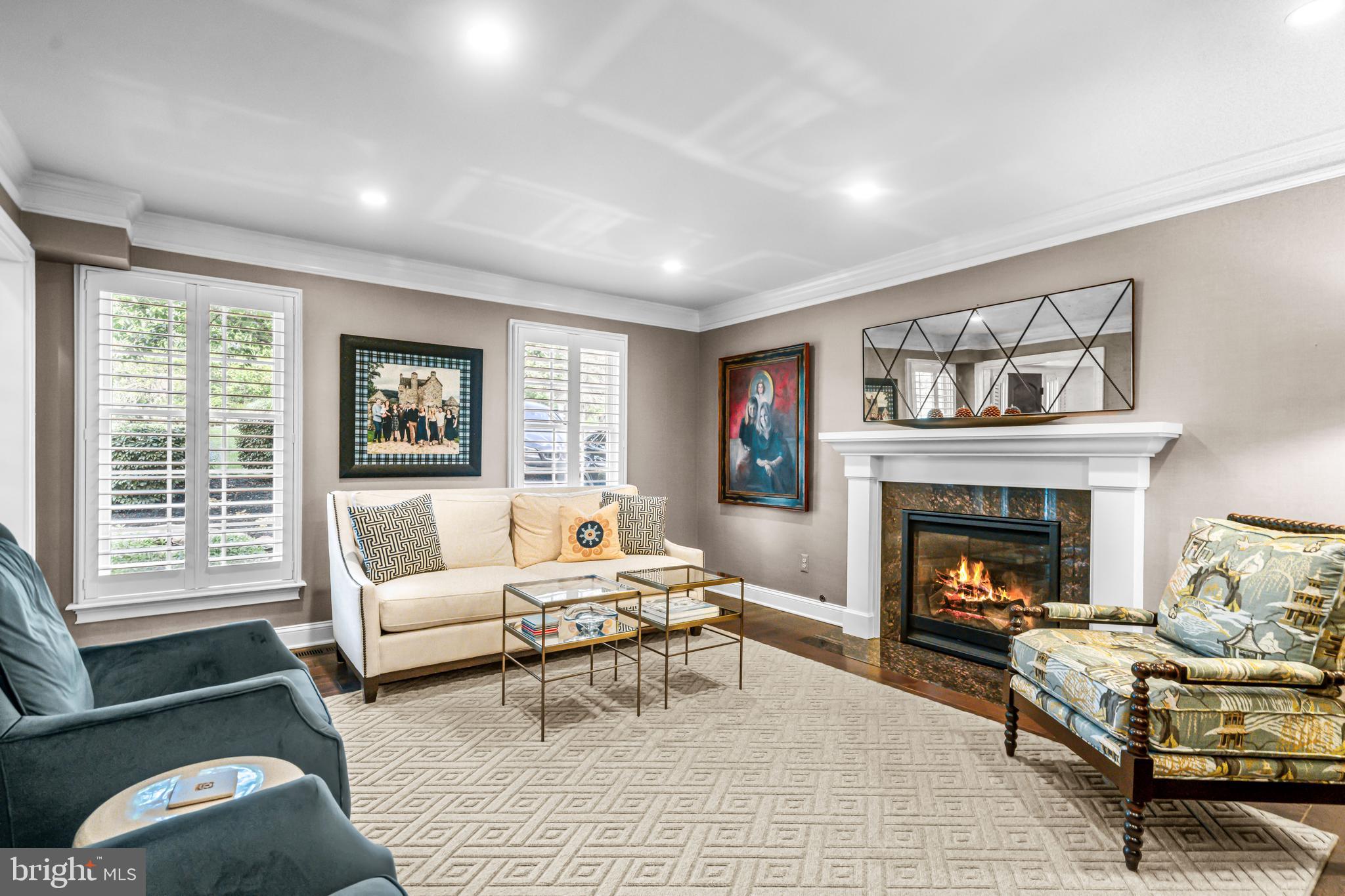 PEBBLE HILL - Residential