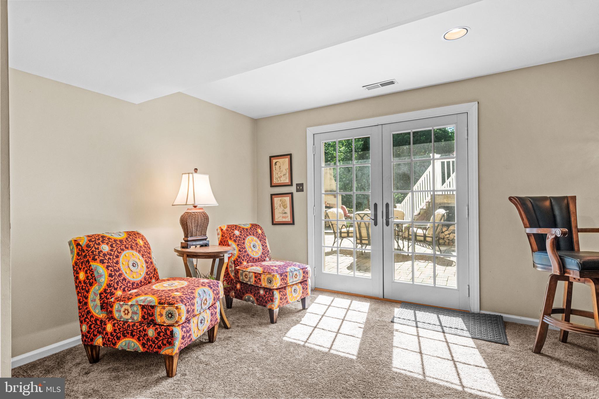 PEBBLE HILL - Residential
