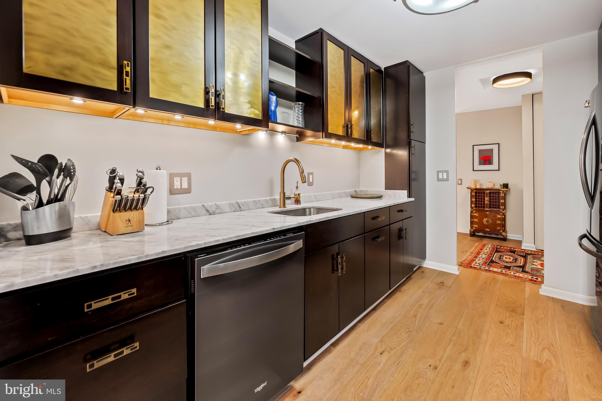 HIGHFIELD HOUSE CONDOMINIUM - Residential
