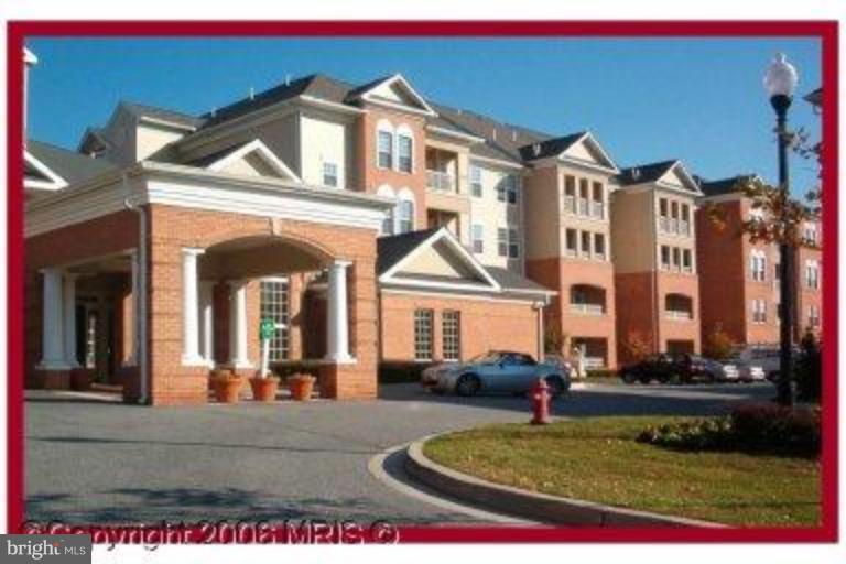 Short sale  As-Is  addendum required, Subj to 3rd Party Approval.1 LENDER. List price has not been approved by lender, BPO and appraisal has not been done. Seller requests buyer use Granite Title for title and settlement. Need 60+ days for approval. Buyer is responsible for obtaining and paying for condo resale pkg.  Condo shows well; patio level with & views of courtyard. Best value here.