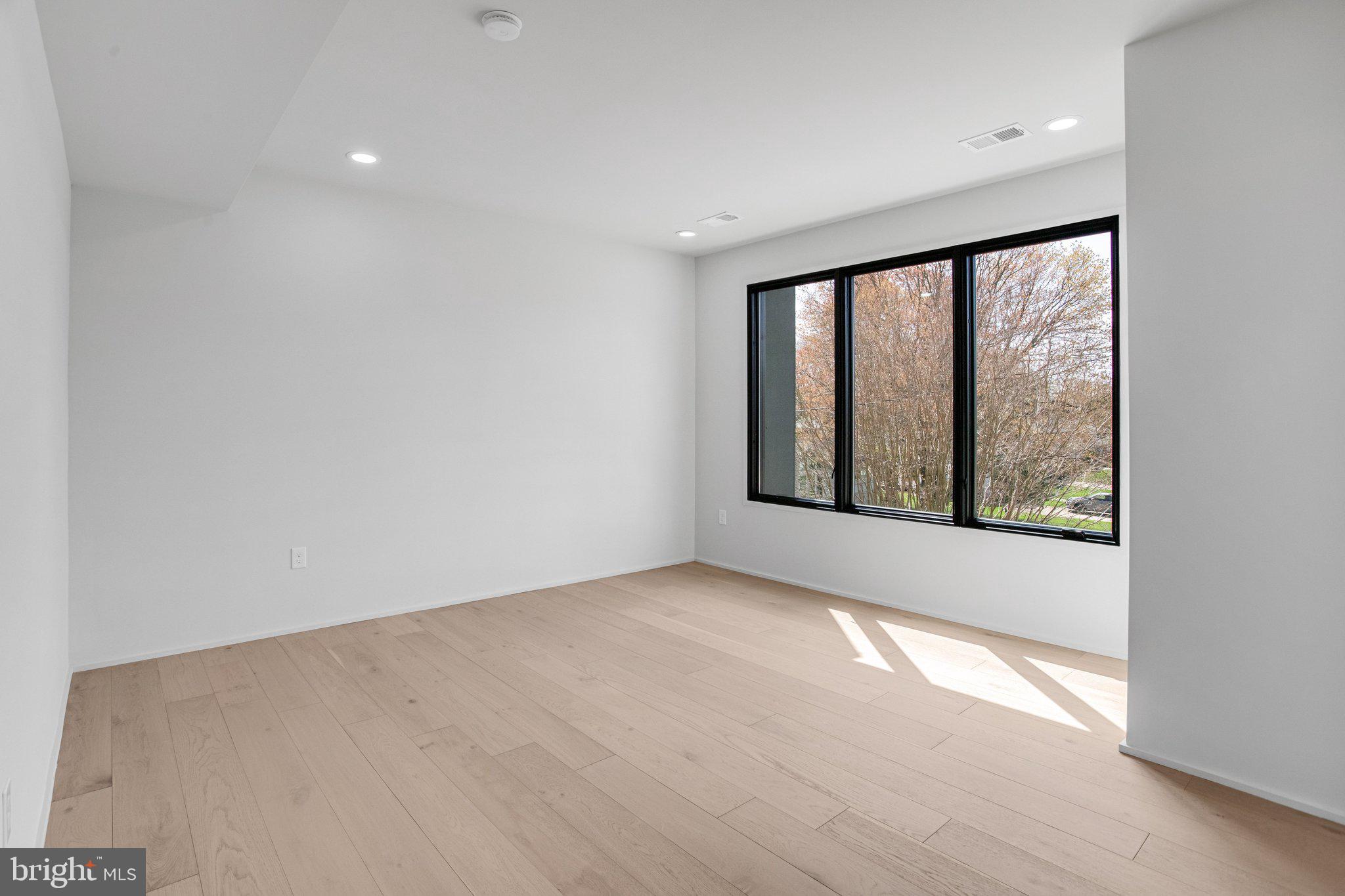 DUNN LORING WOODS - Residential