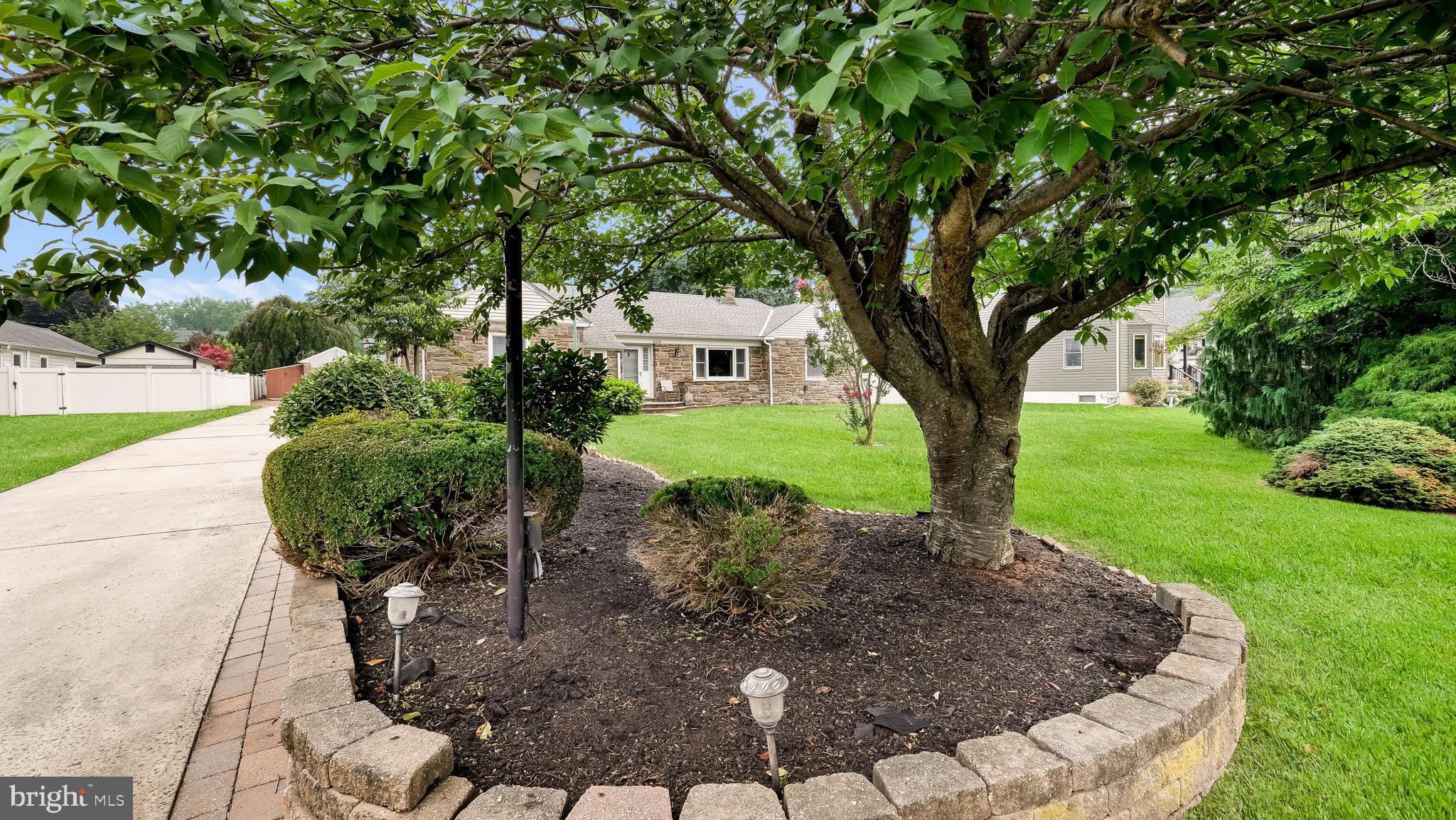 LANDRETH MANOR - Residential