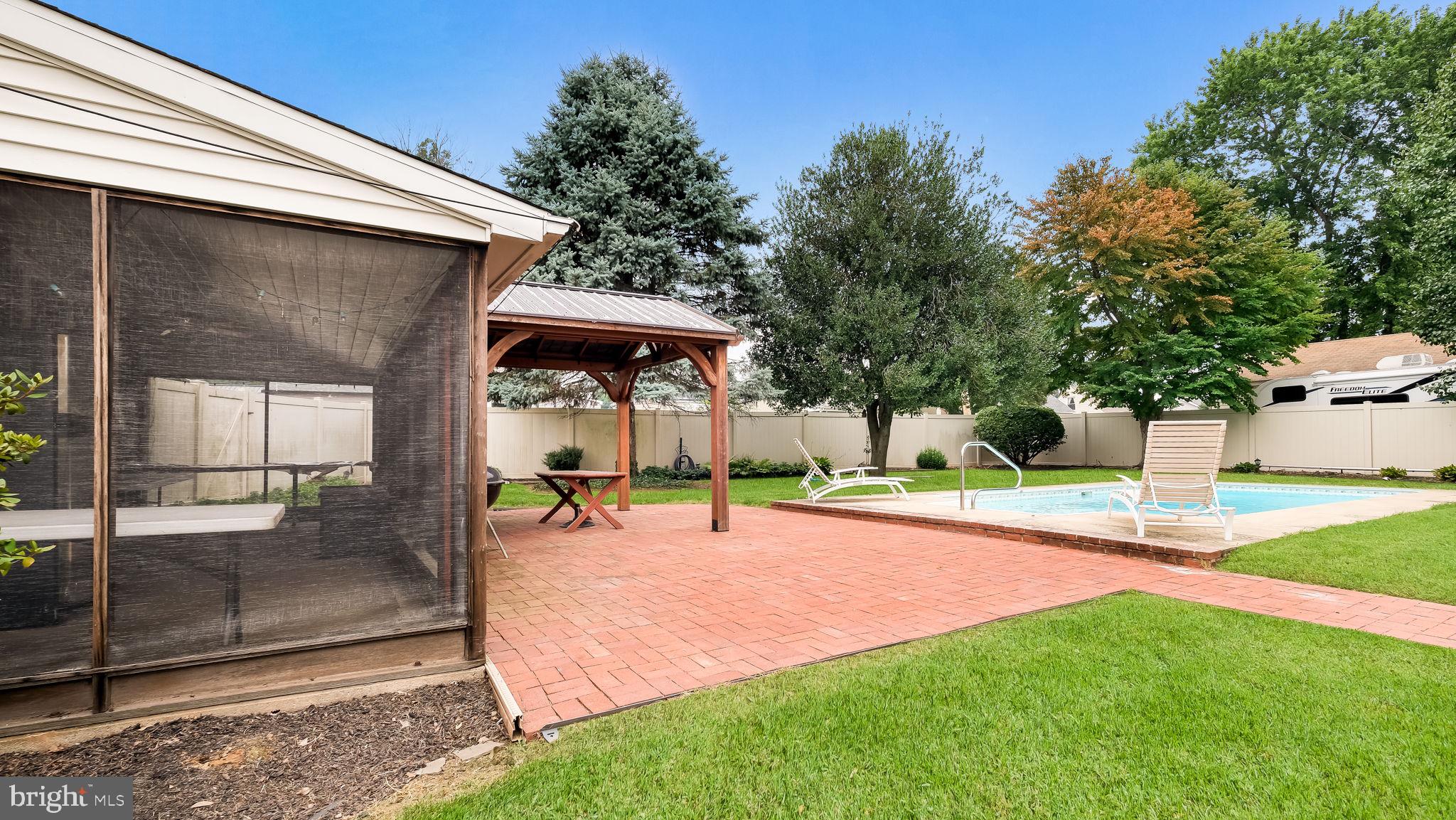 LANDRETH MANOR - Residential