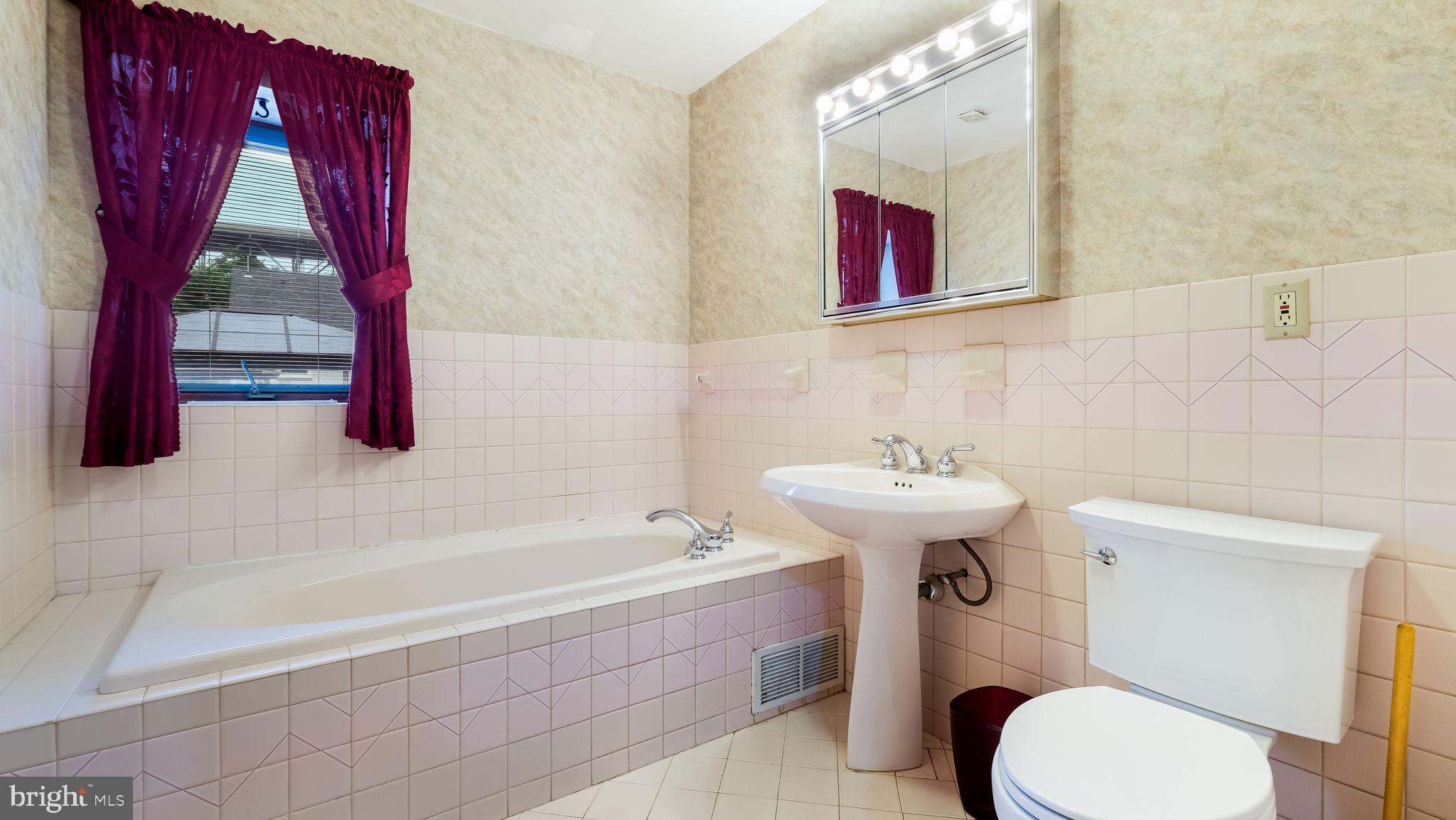 LANDRETH MANOR - Residential