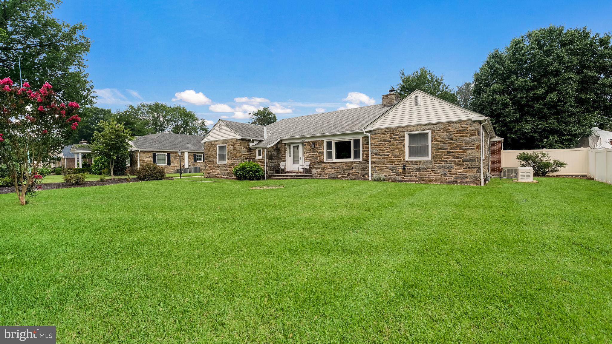 LANDRETH MANOR - Residential