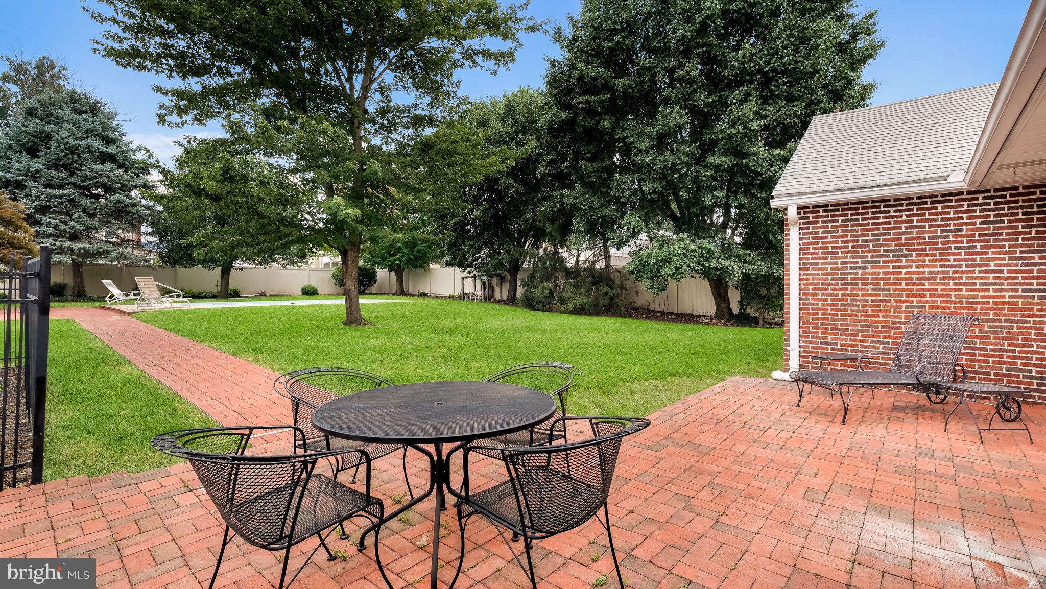 LANDRETH MANOR - Residential