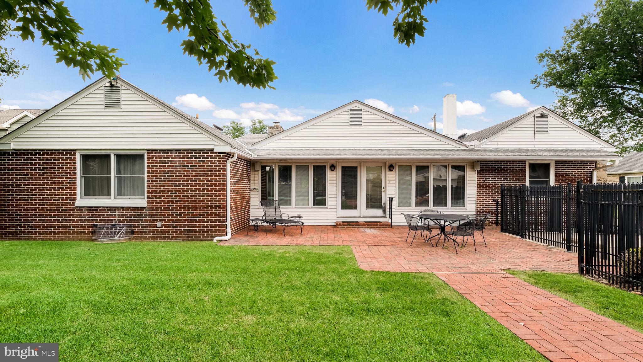 LANDRETH MANOR - Residential