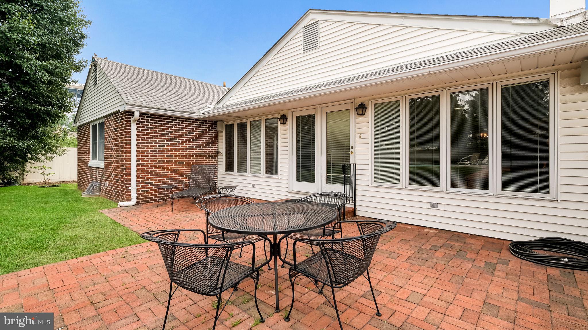 LANDRETH MANOR - Residential