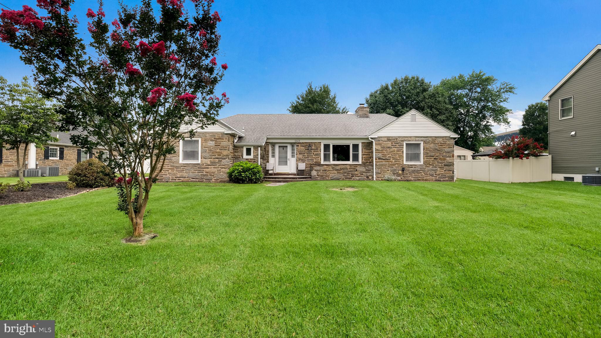LANDRETH MANOR - Residential