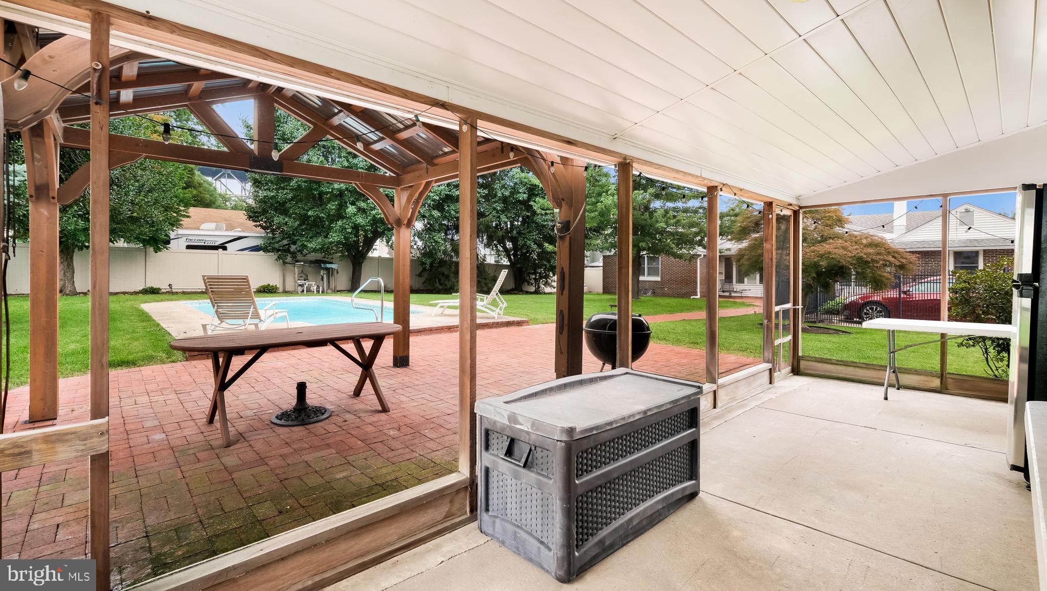 LANDRETH MANOR - Residential