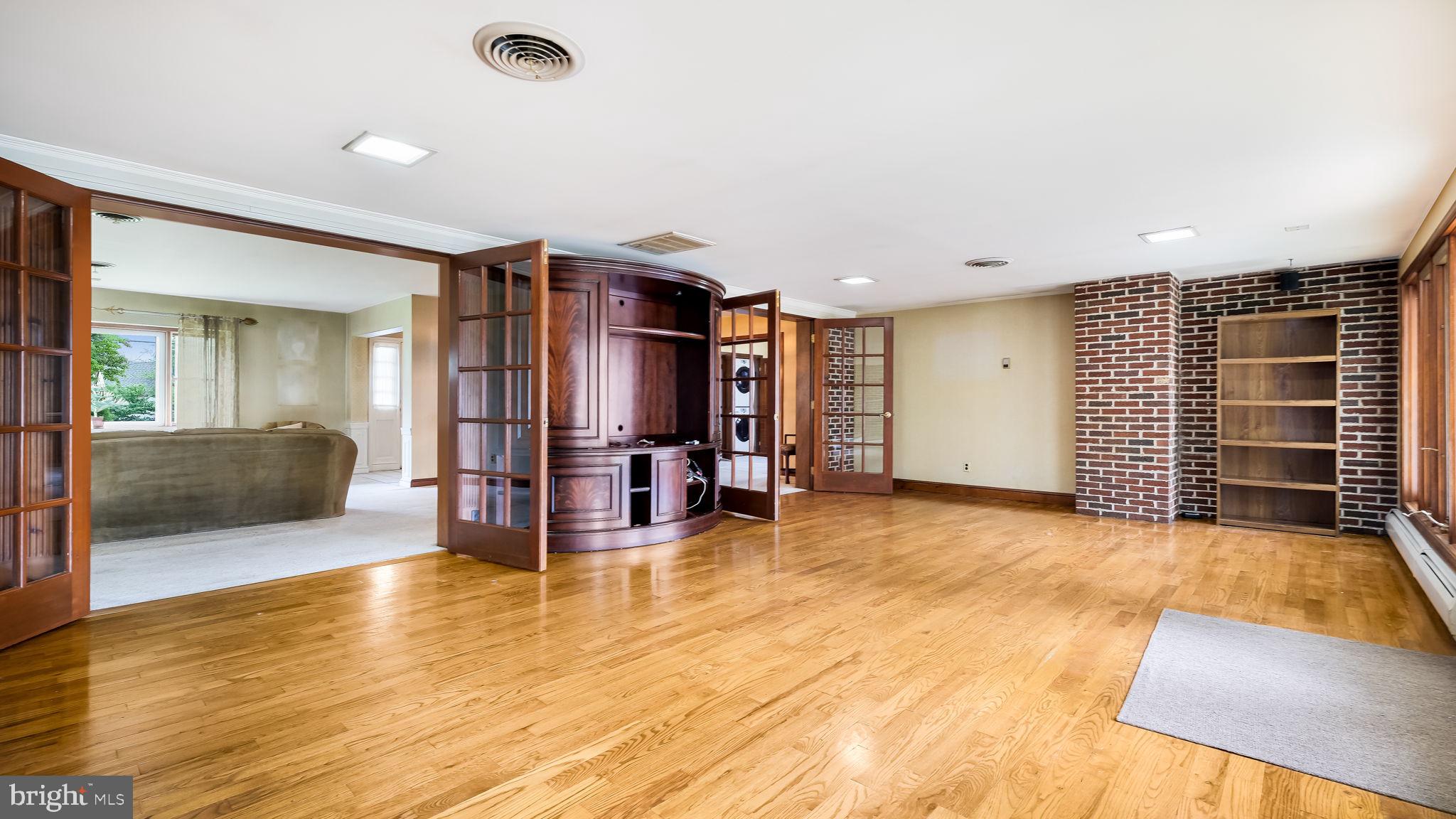 LANDRETH MANOR - Residential