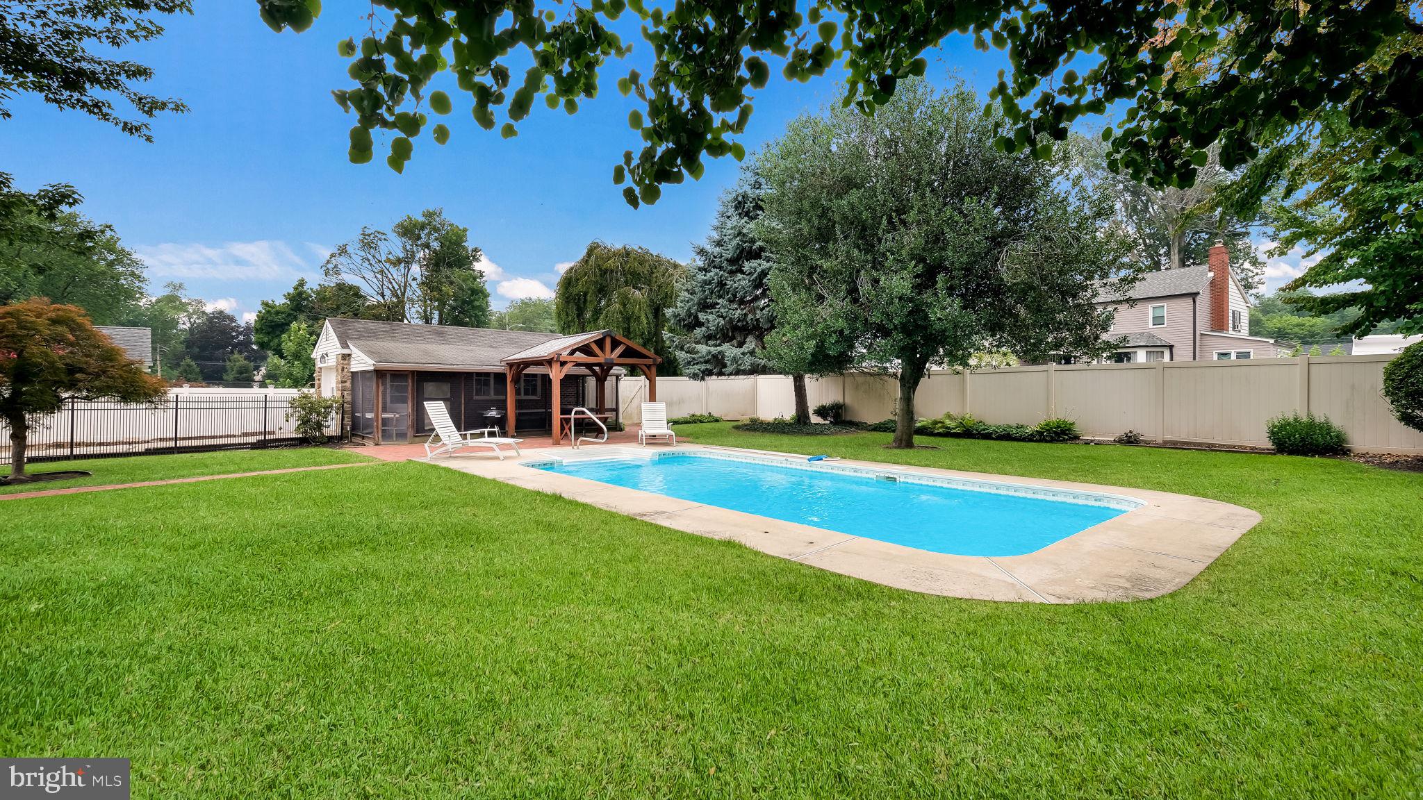 LANDRETH MANOR - Residential