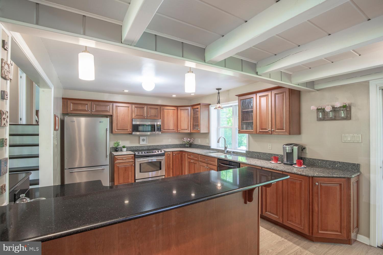 BUTTONWOOD MANOR - Residential