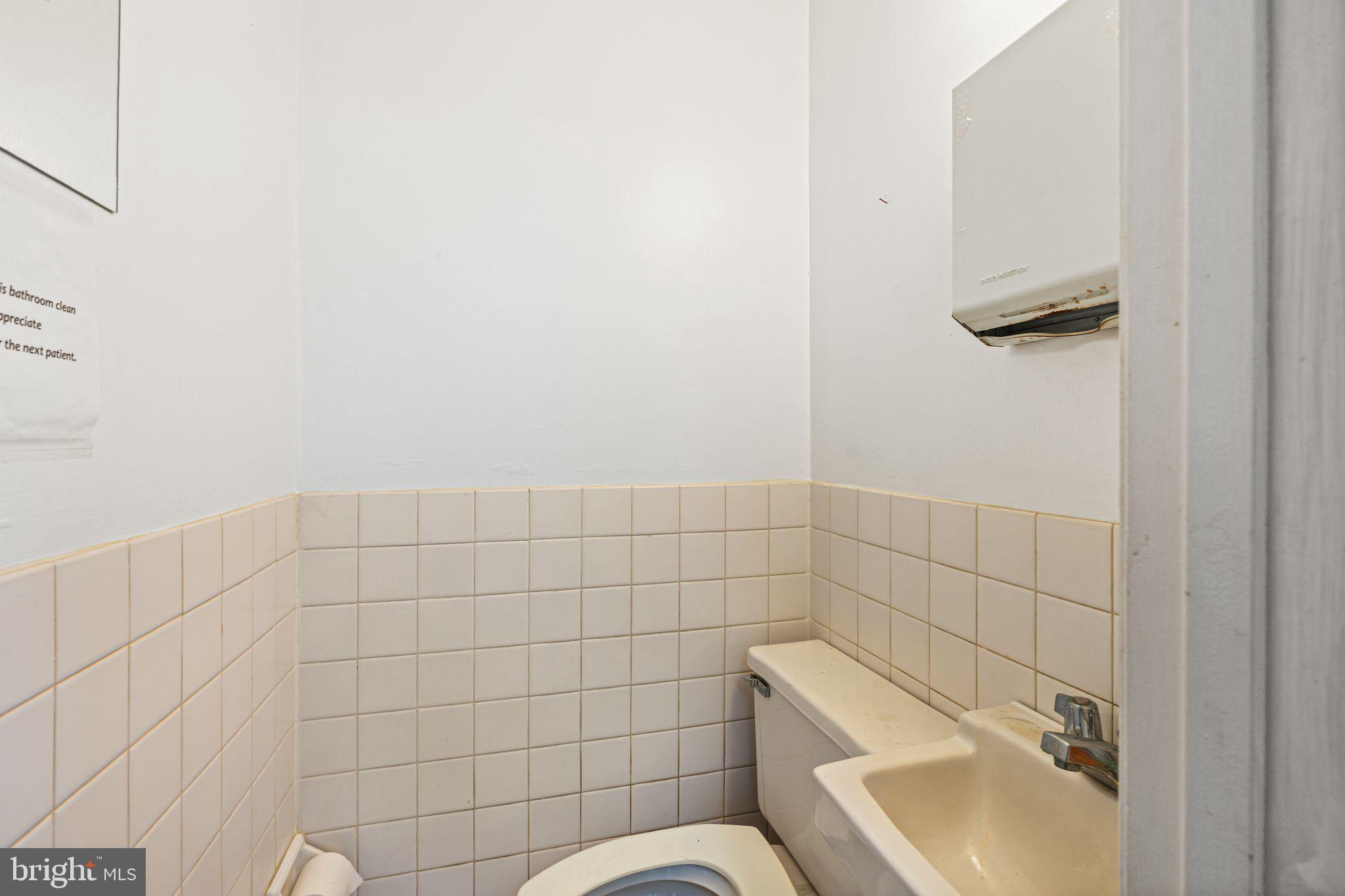 GERMANTOWN - Commercial Sale