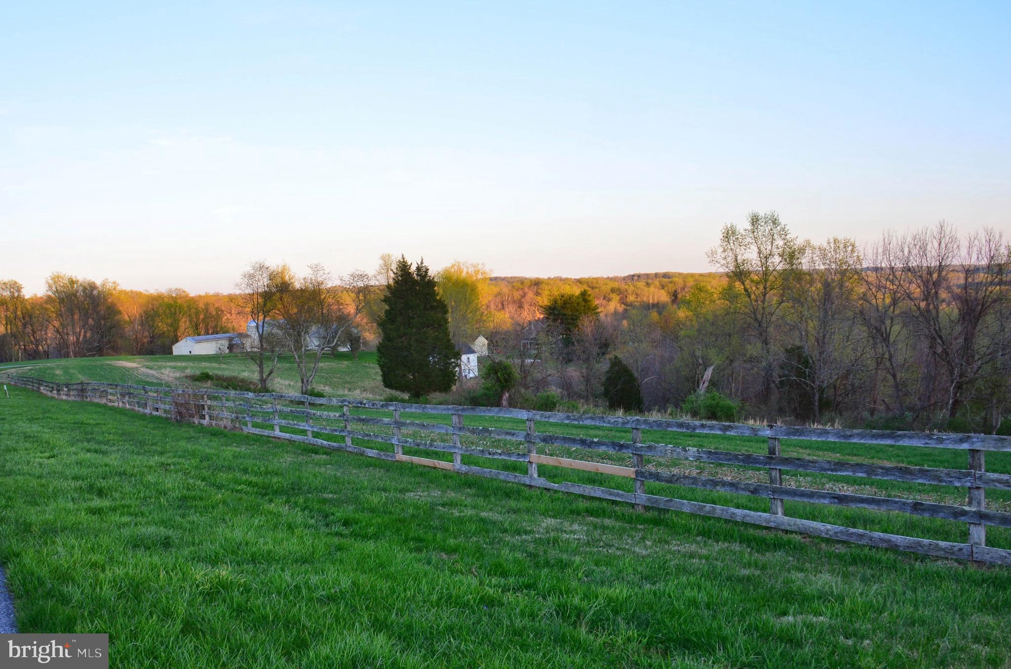 FAIRVIEW FARM - Farm