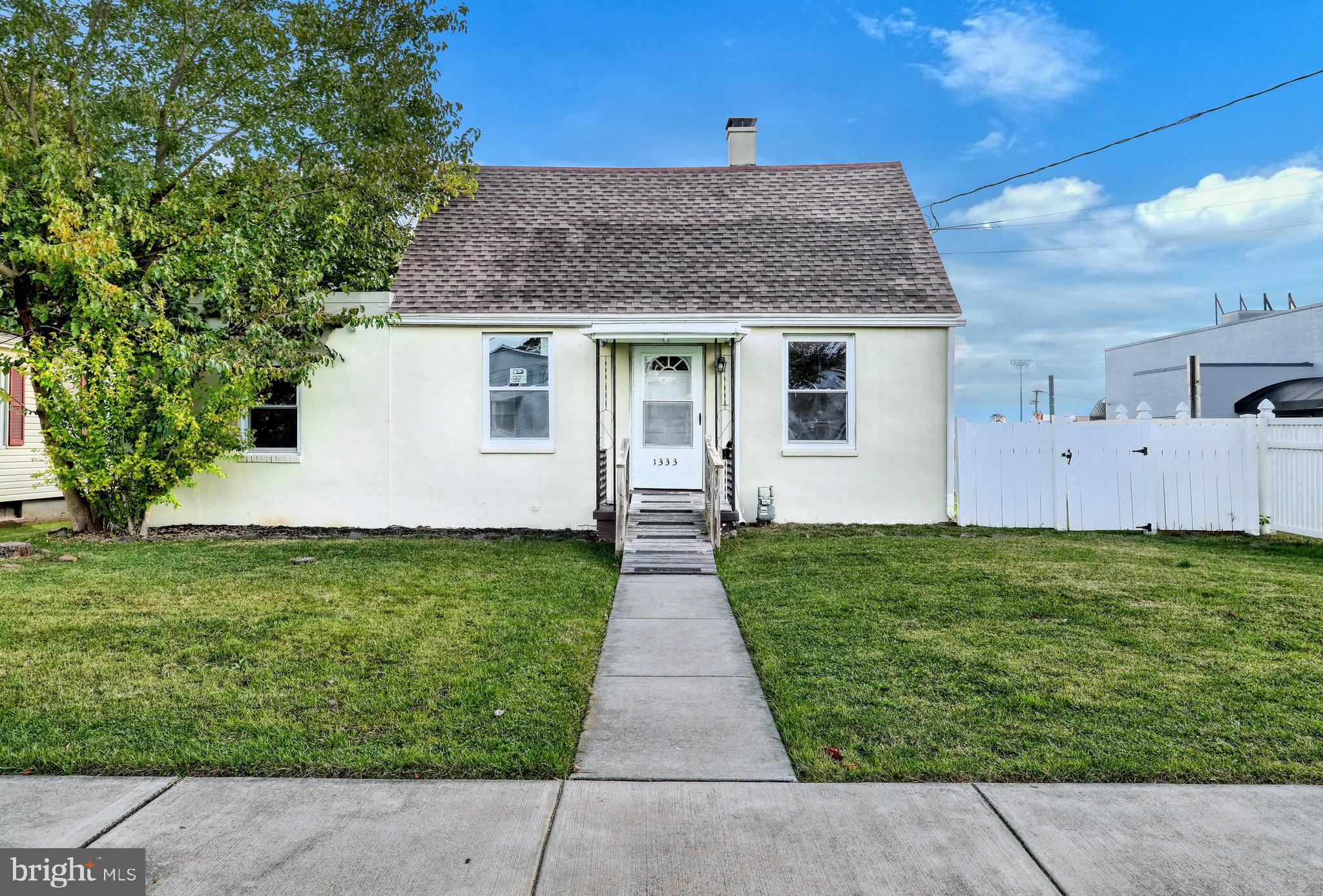 NORTH YORK BORO - Residential