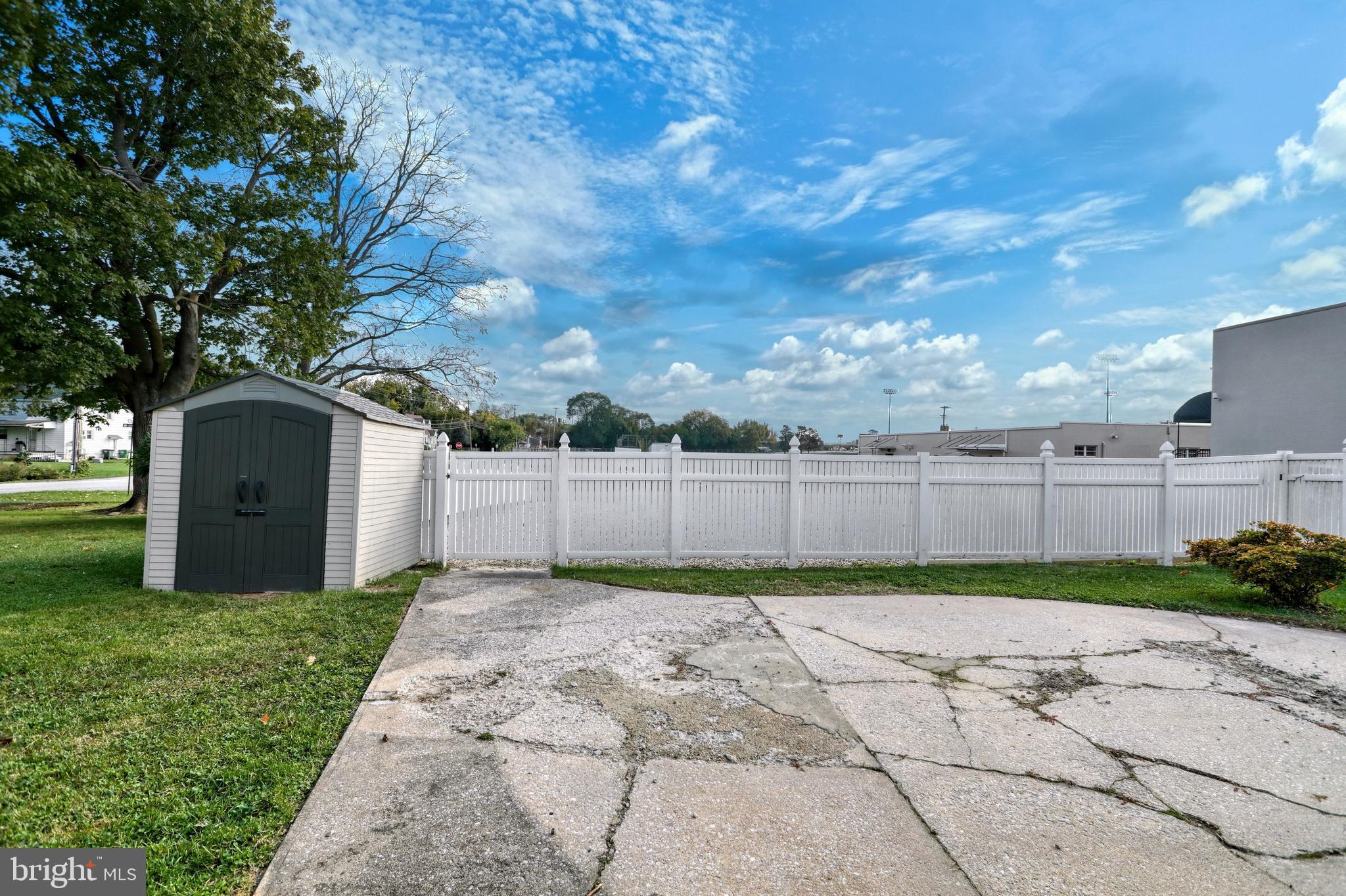 NORTH YORK BORO - Residential