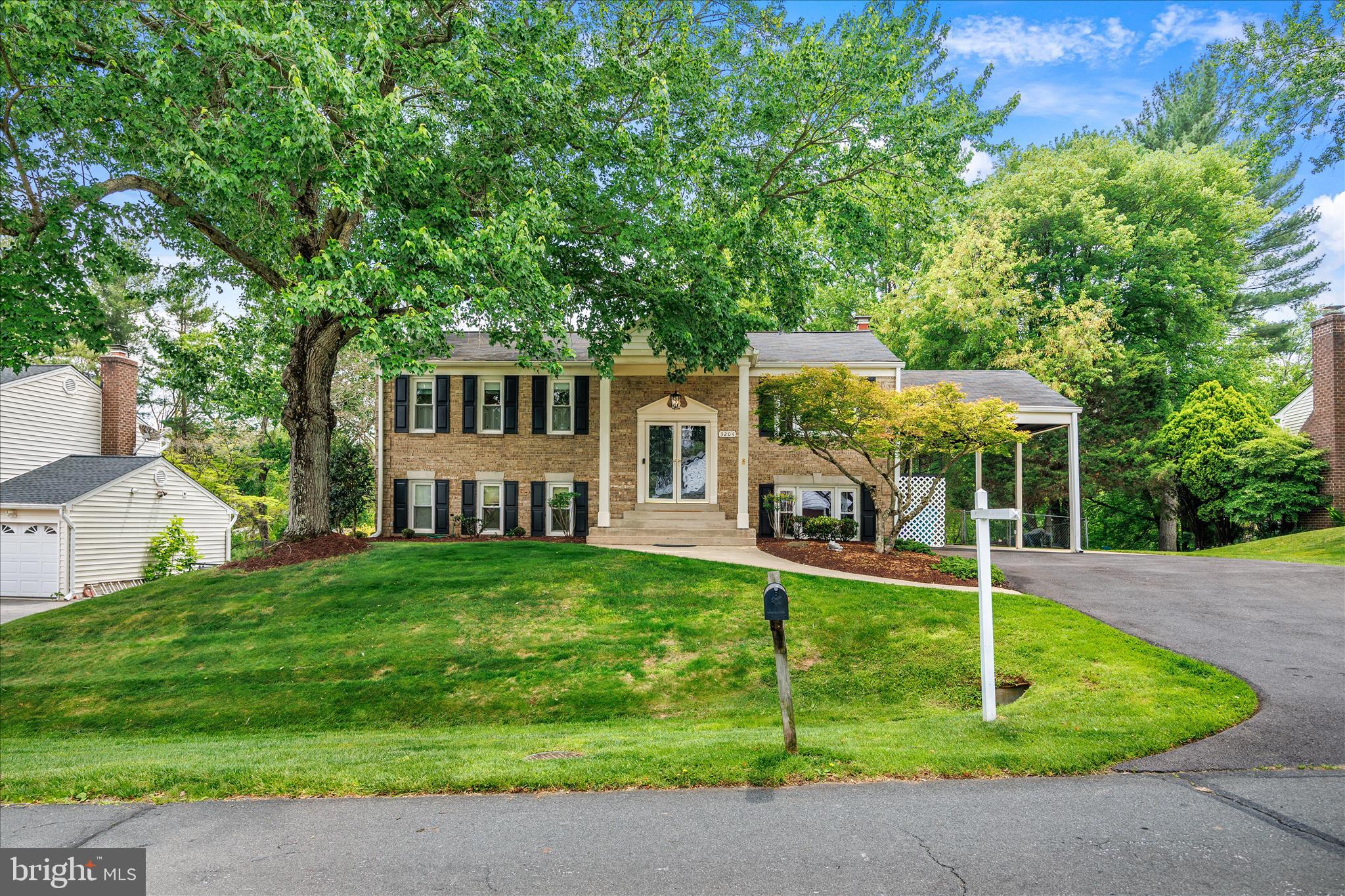 BROOKVILLE KNOLLS - Residential