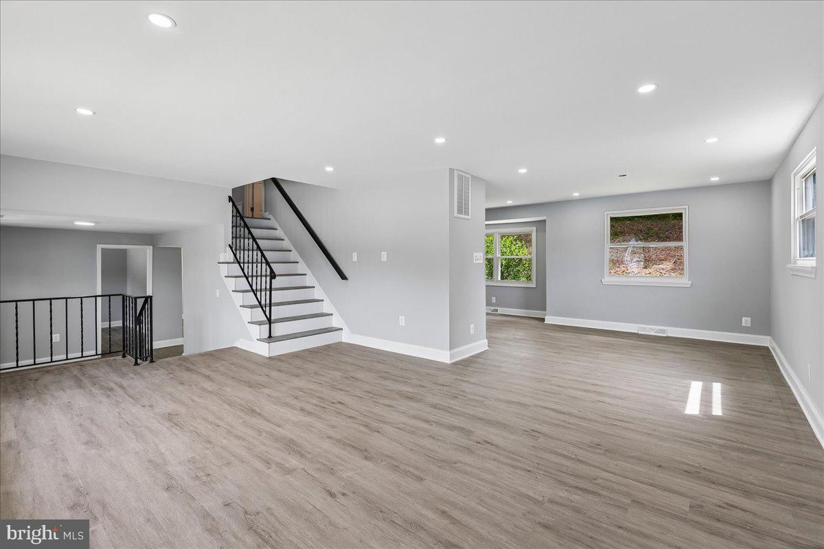 FOREST KNOLLS - Residential