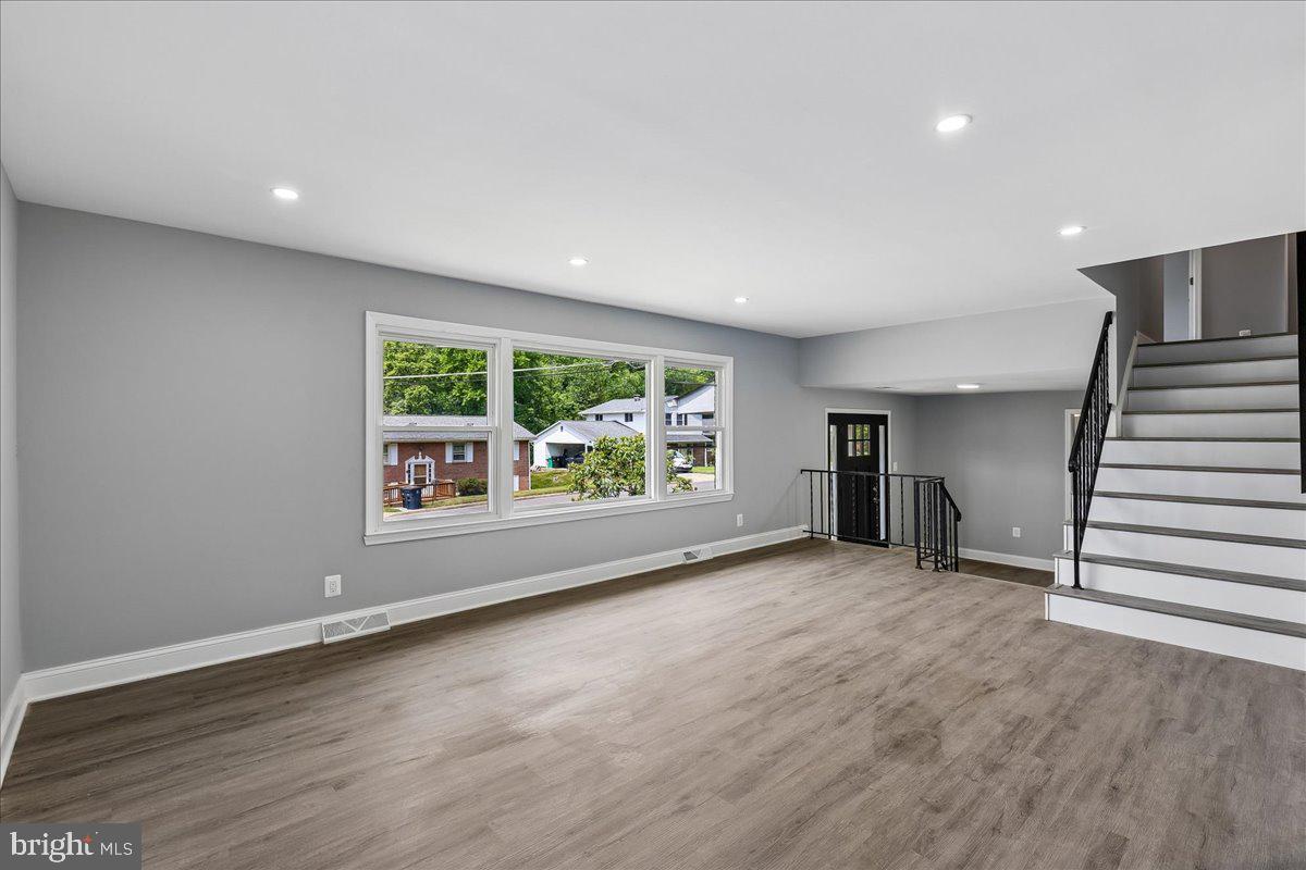 FOREST KNOLLS - Residential