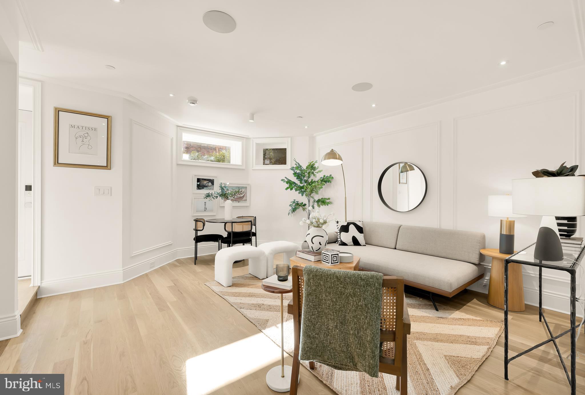 DUPONT CIRCLE - Residential