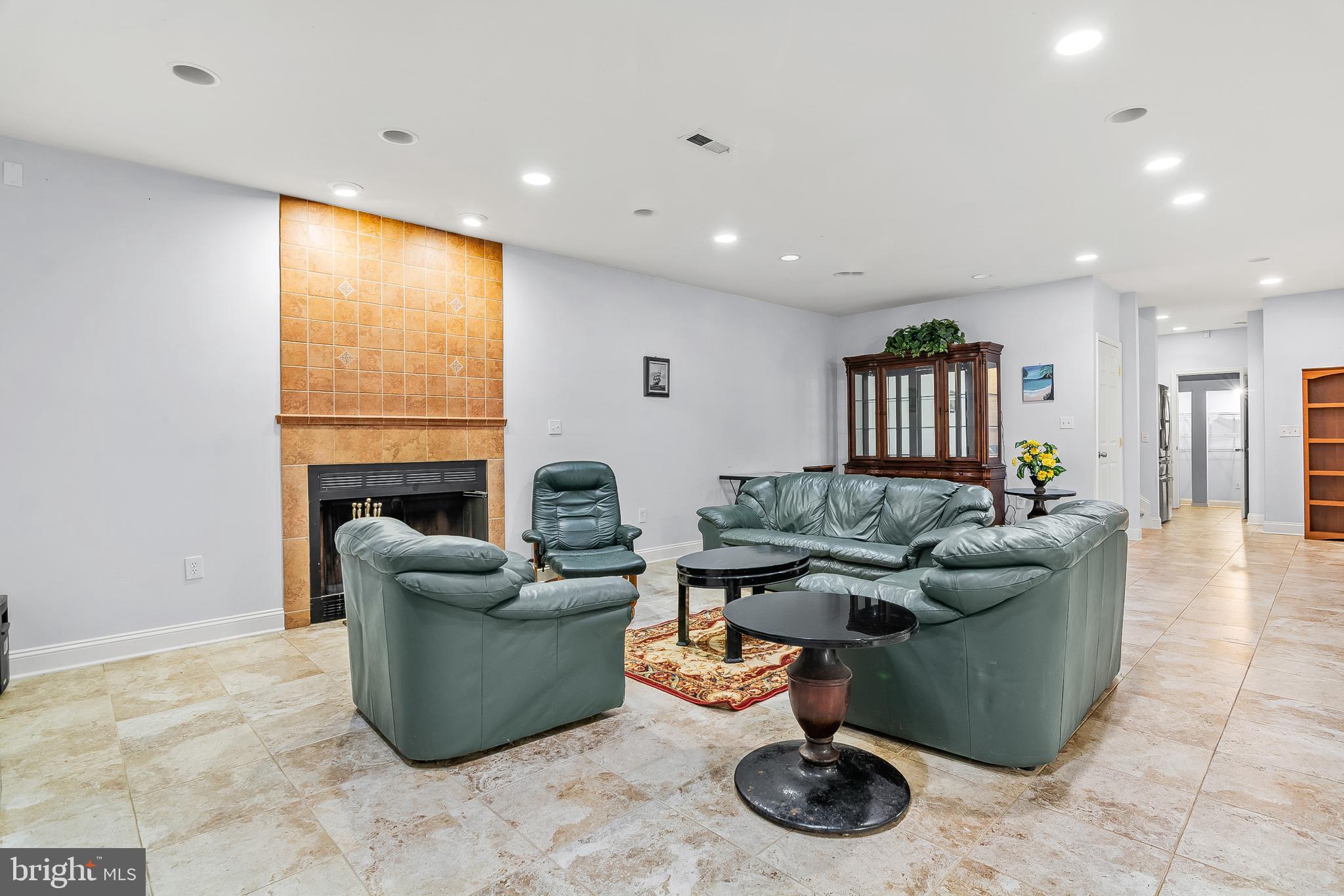 KINGSVILLE - Residential