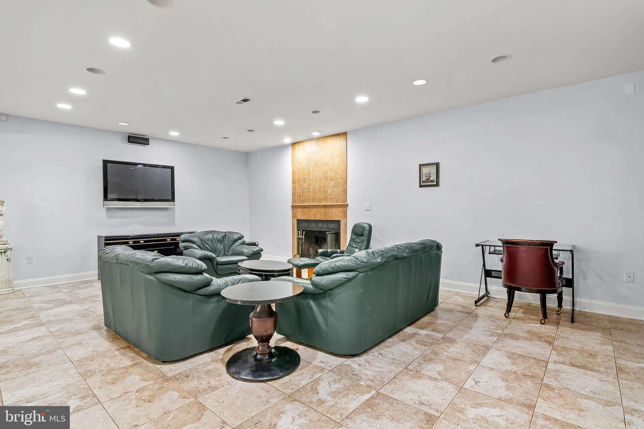KINGSVILLE - Residential