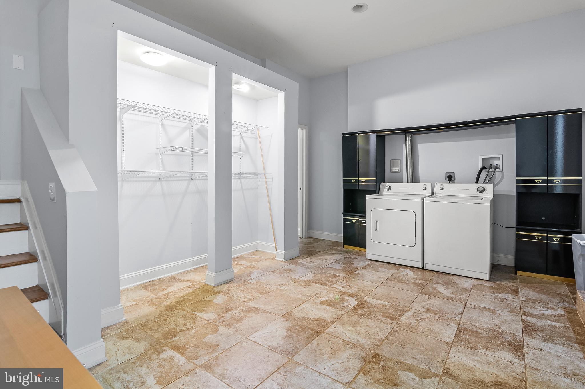 KINGSVILLE - Residential