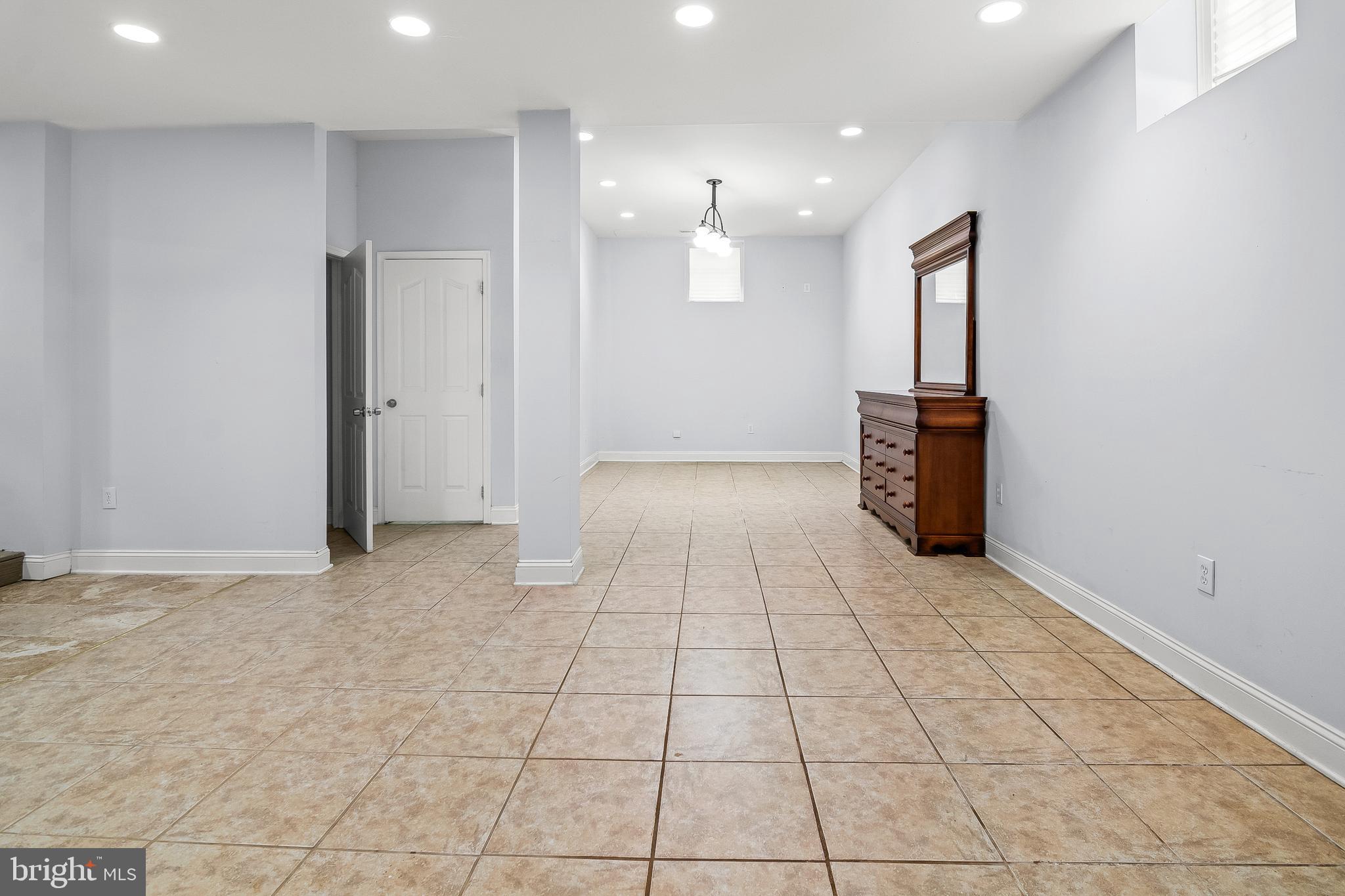 KINGSVILLE - Residential
