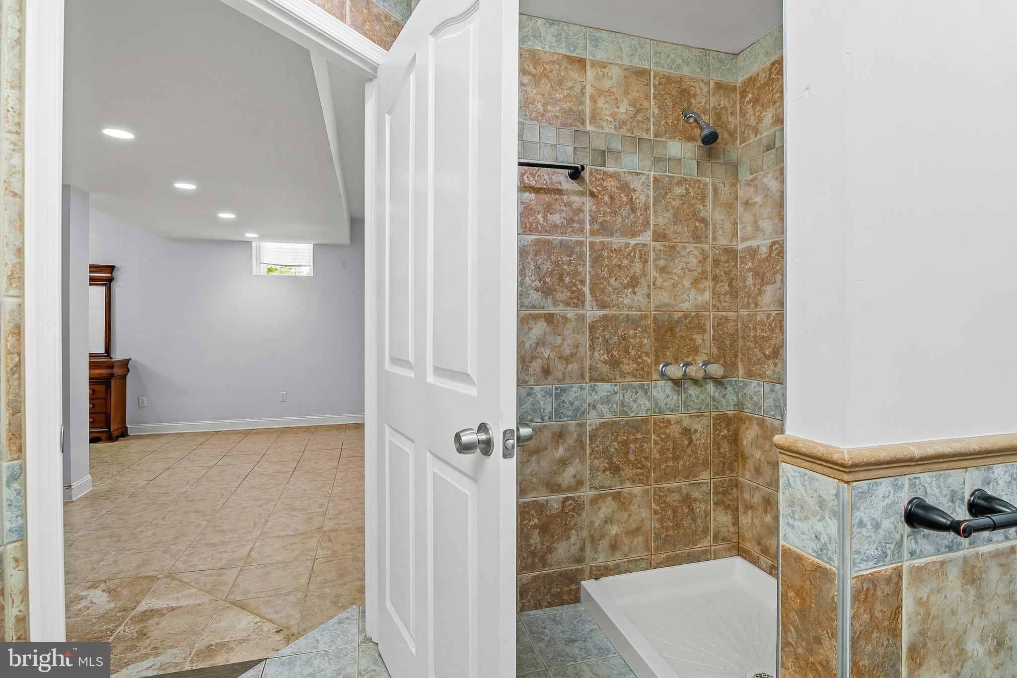 KINGSVILLE - Residential