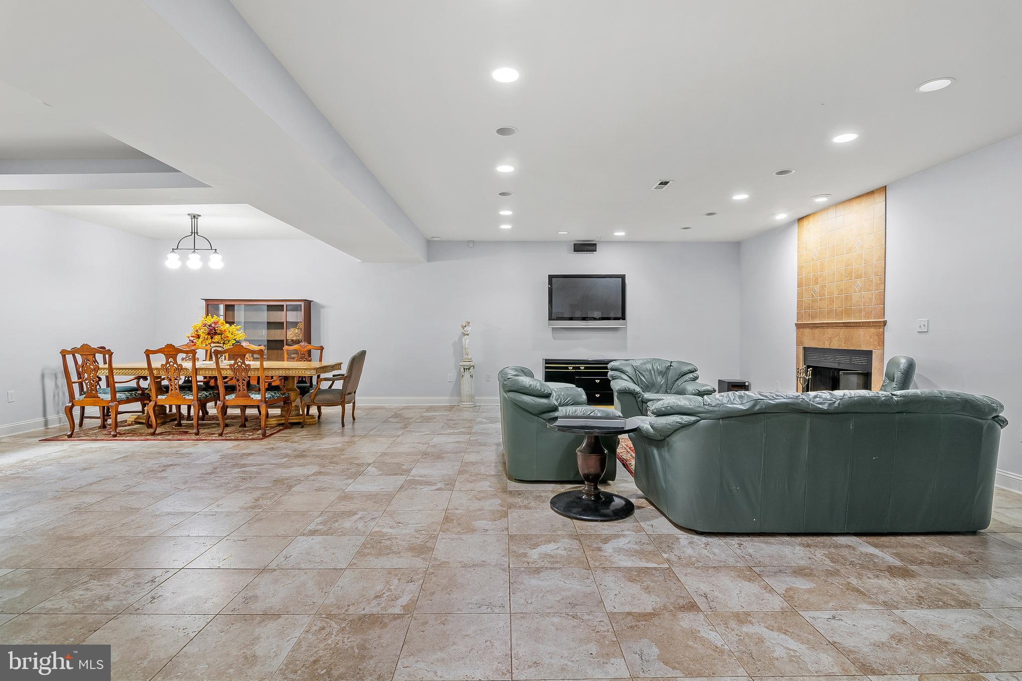 KINGSVILLE - Residential