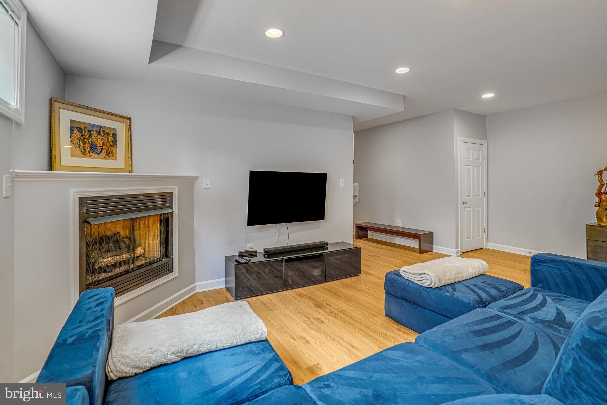 ELLISON HEIGHTS - Residential