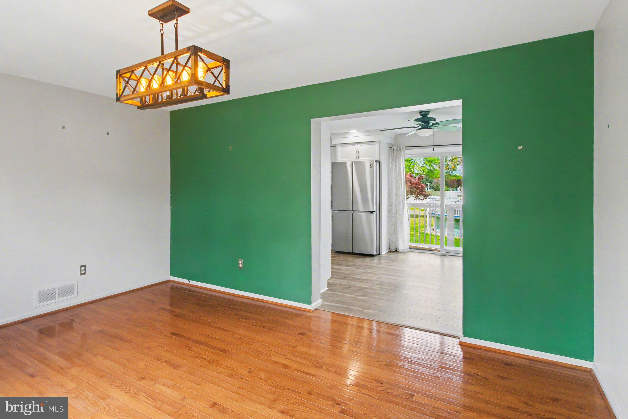 YORKTOWN - Residential