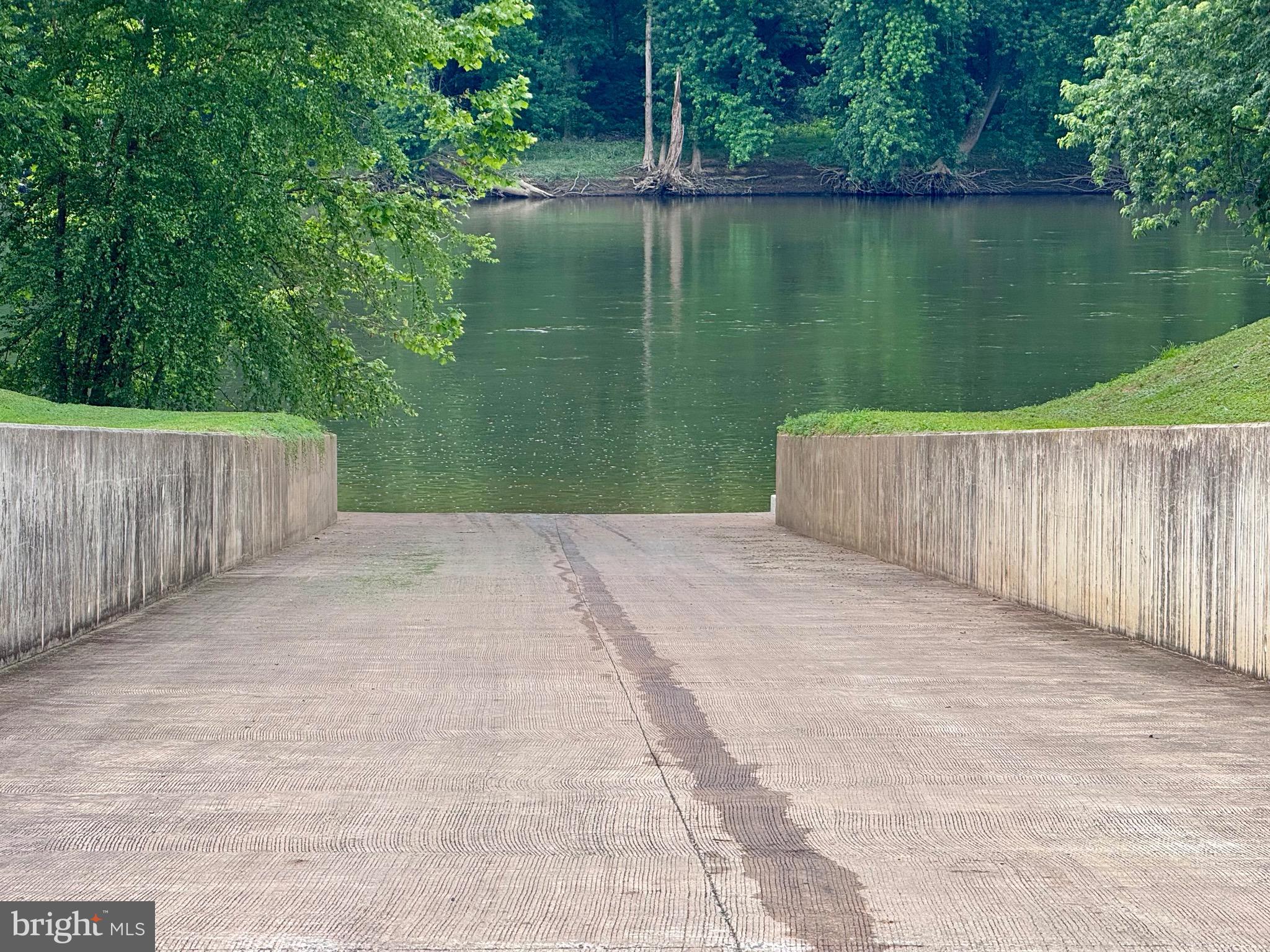 BROOKFIELD ON THE POTOMAC - Residential