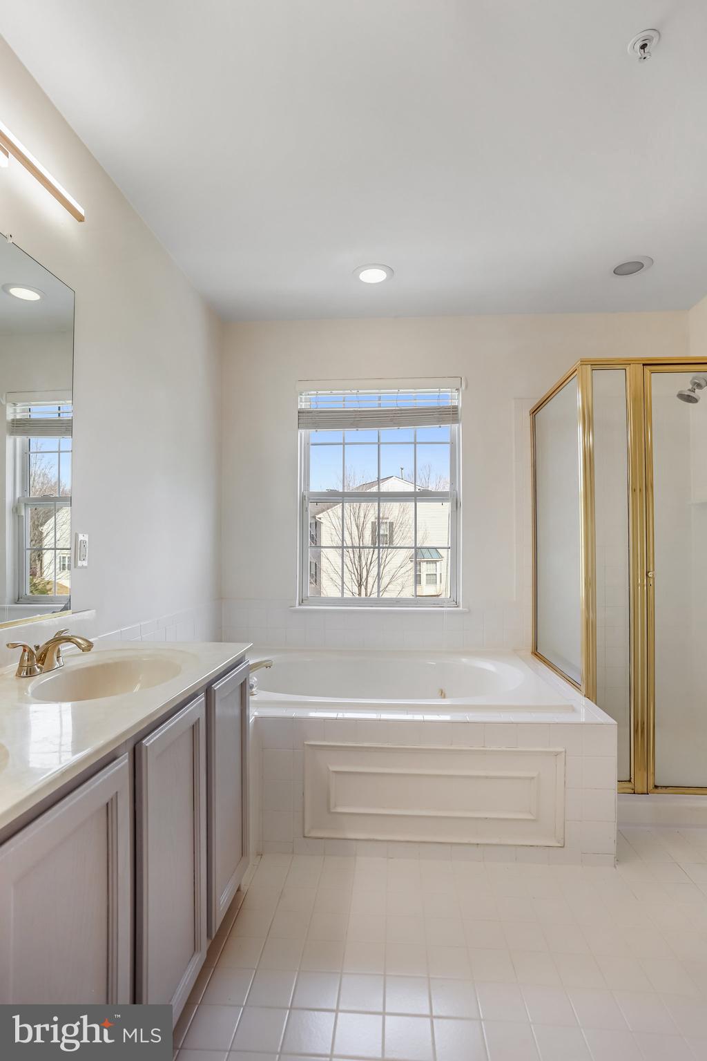 KINGSVIEW RIDGE - Residential