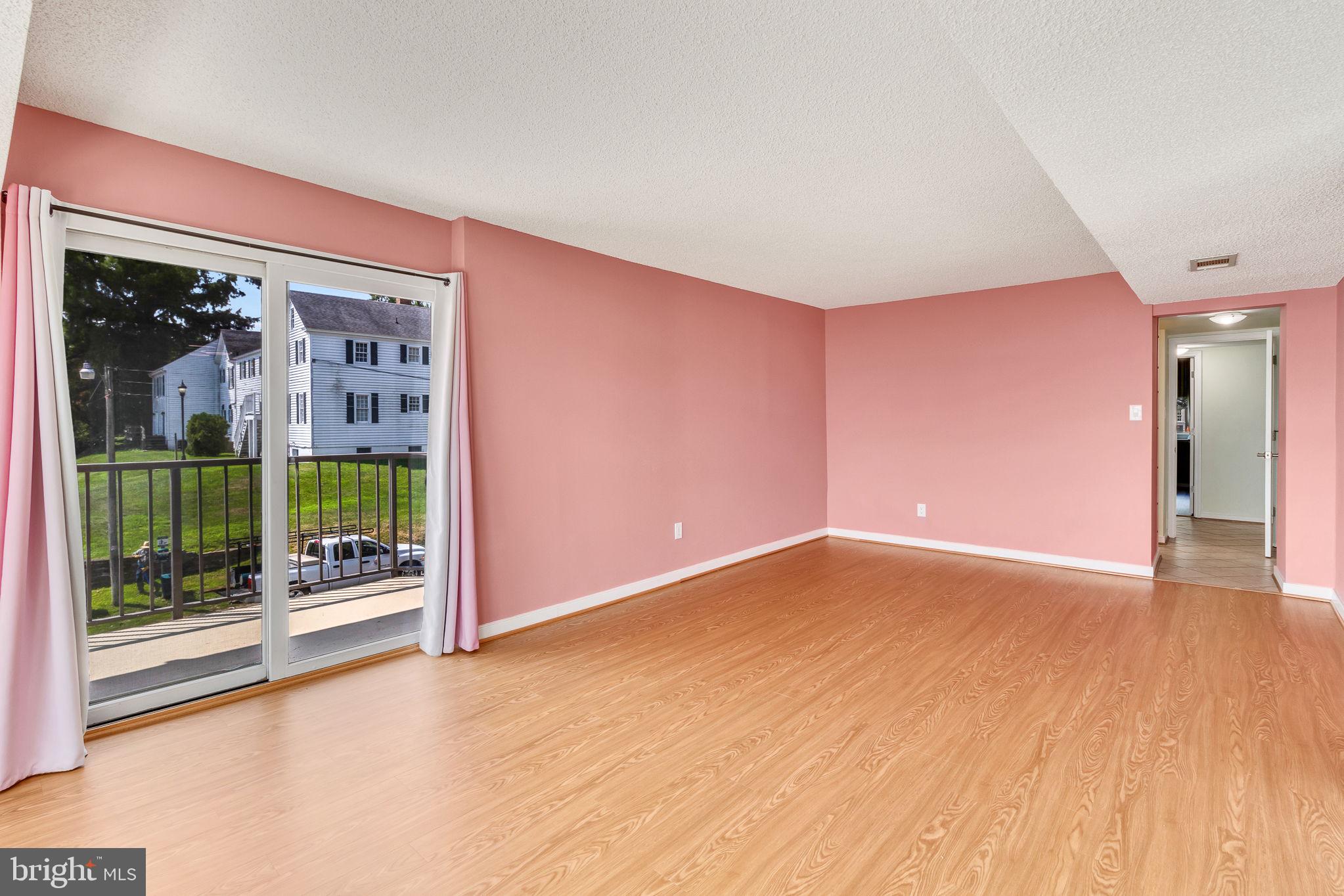 RIVERSIDE CONDOMINIUMS - Residential