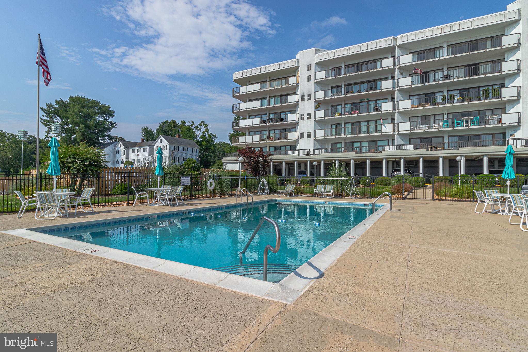 RIVERSIDE CONDOMINIUMS - Residential