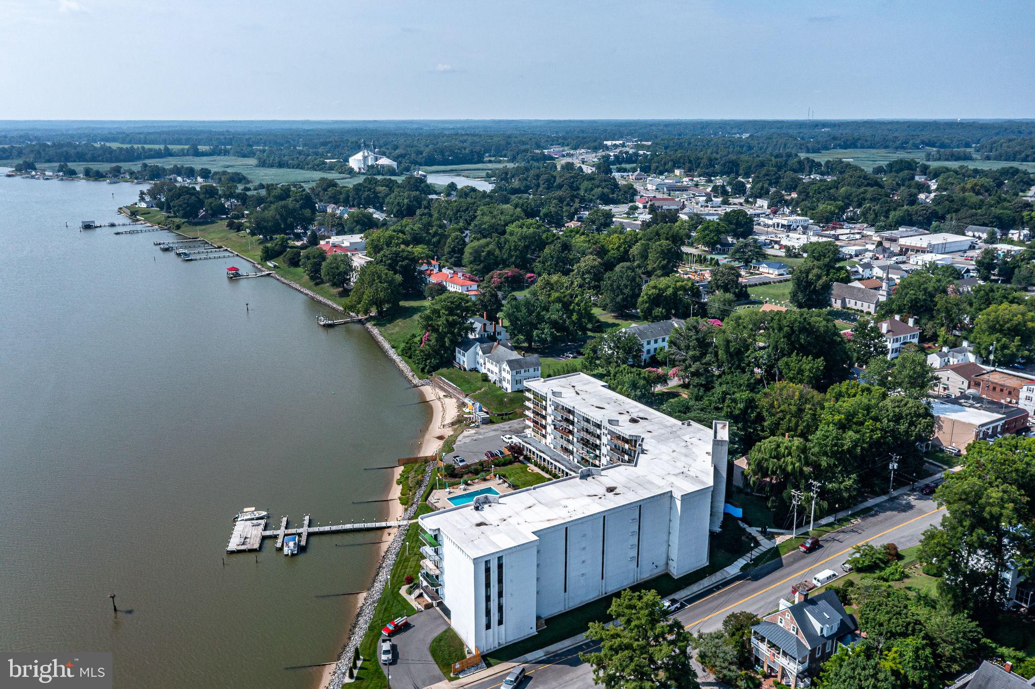 RIVERSIDE CONDOMINIUMS - Residential