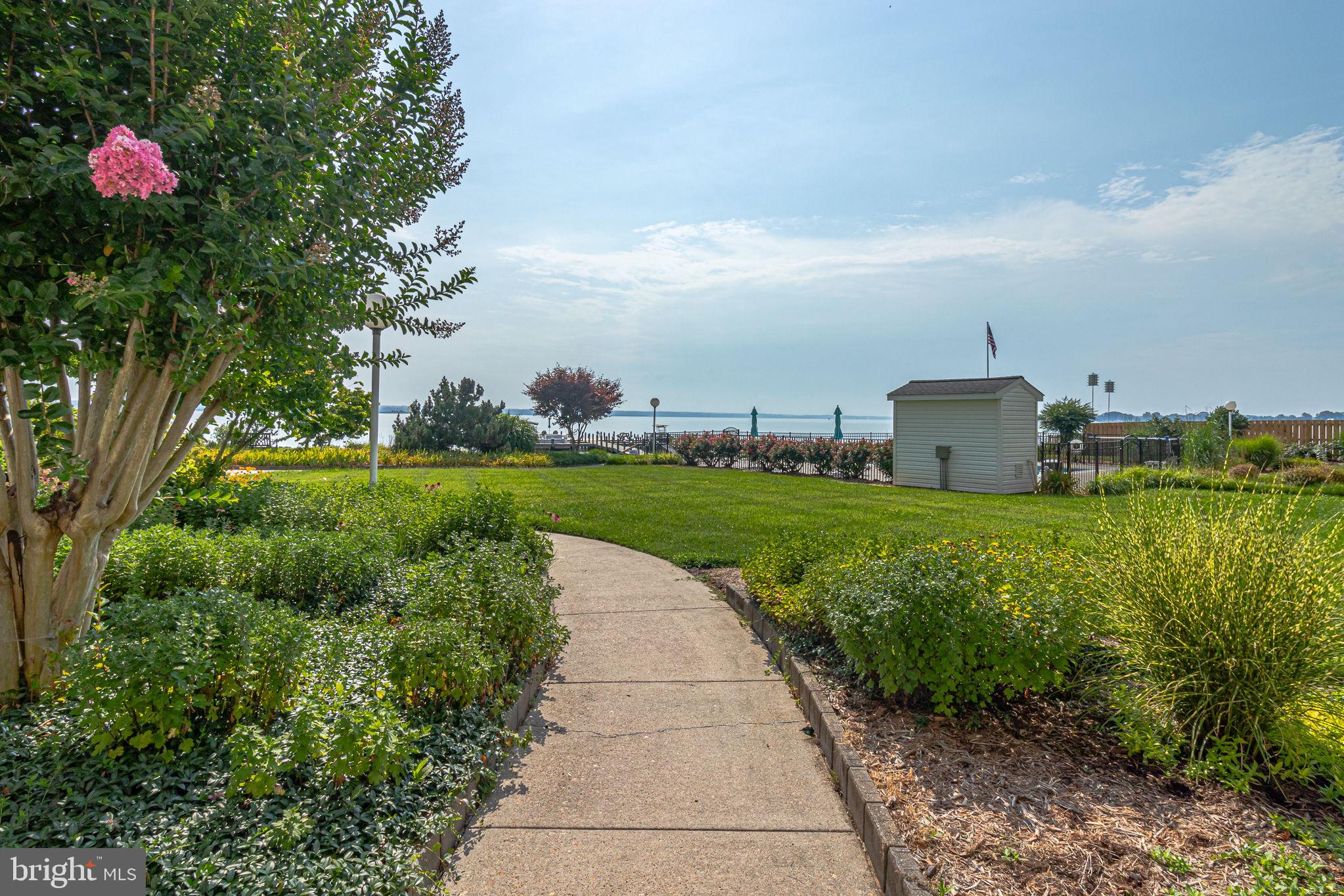 RIVERSIDE CONDOMINIUMS - Residential