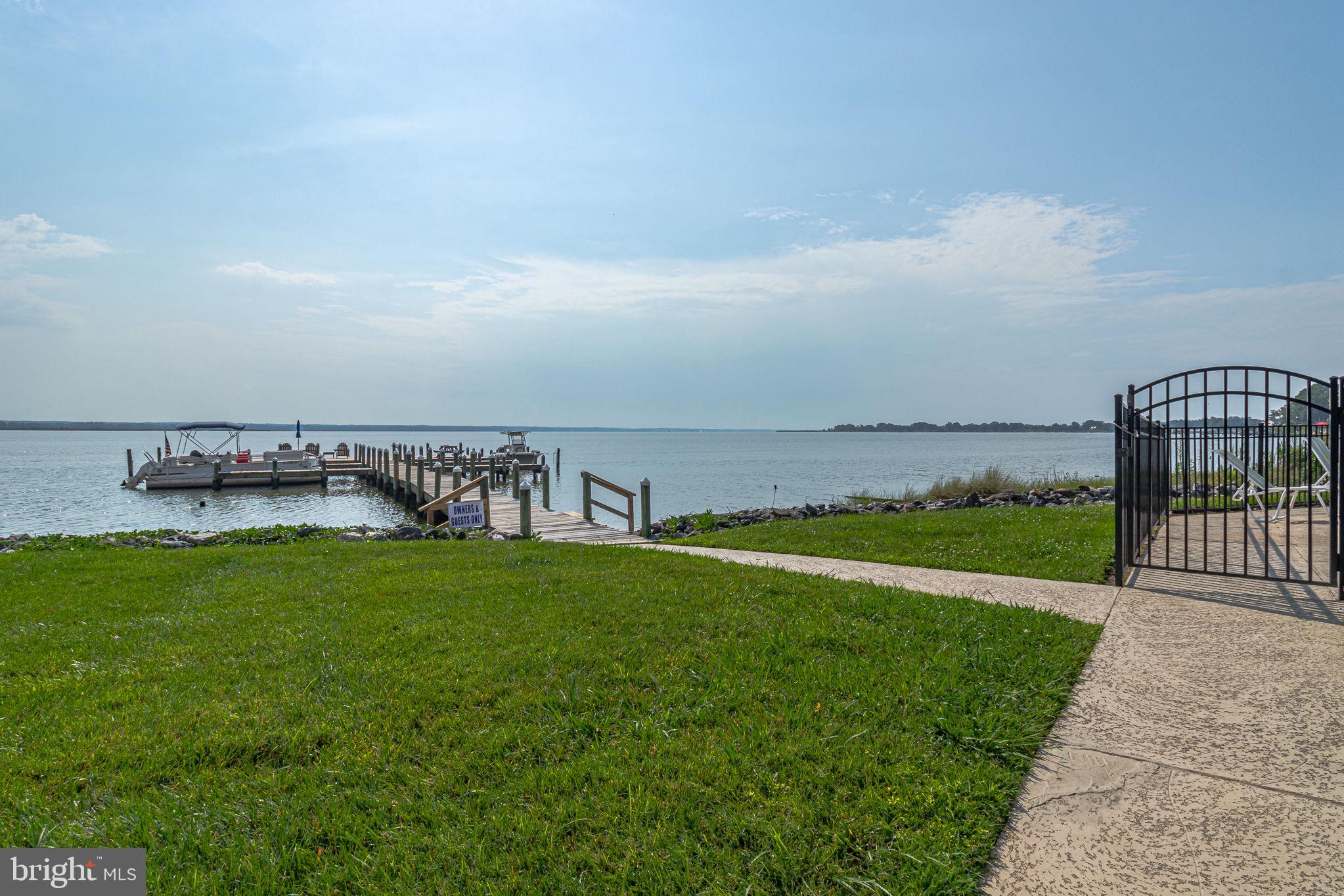 RIVERSIDE CONDOMINIUMS - Residential