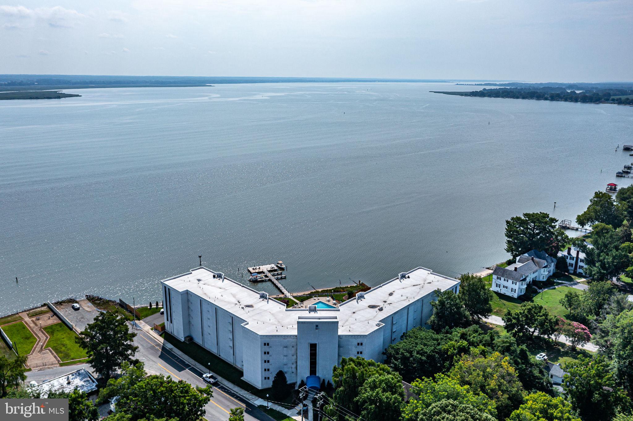 RIVERSIDE CONDOMINIUMS - Residential