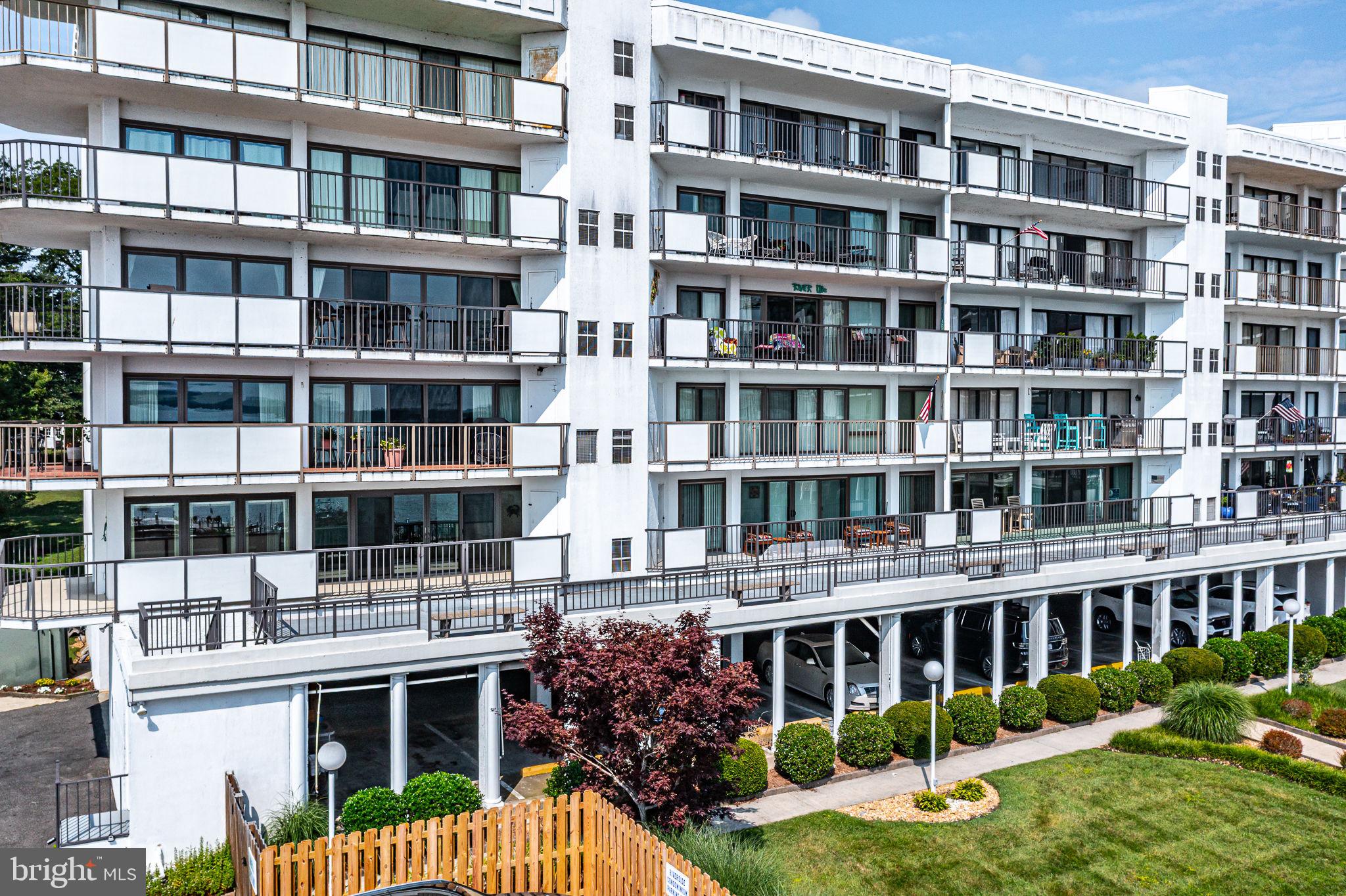 RIVERSIDE CONDOMINIUMS - Residential