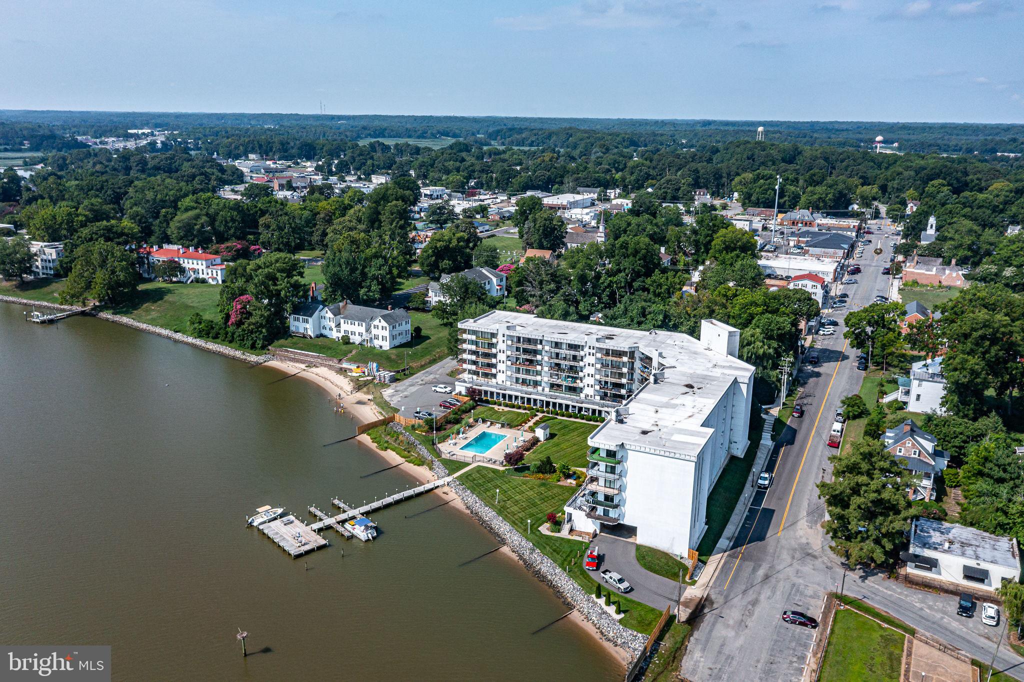 RIVERSIDE CONDOMINIUMS - Residential
