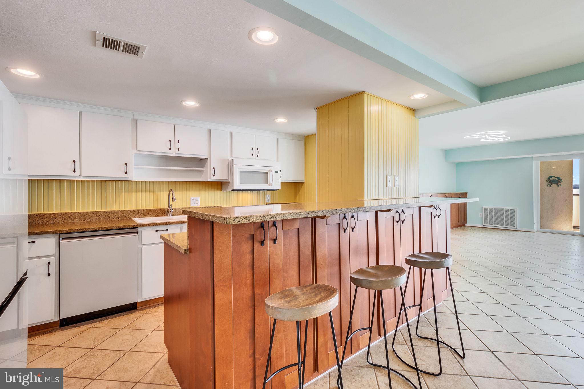 RIVERSIDE CONDOMINIUMS - Residential
