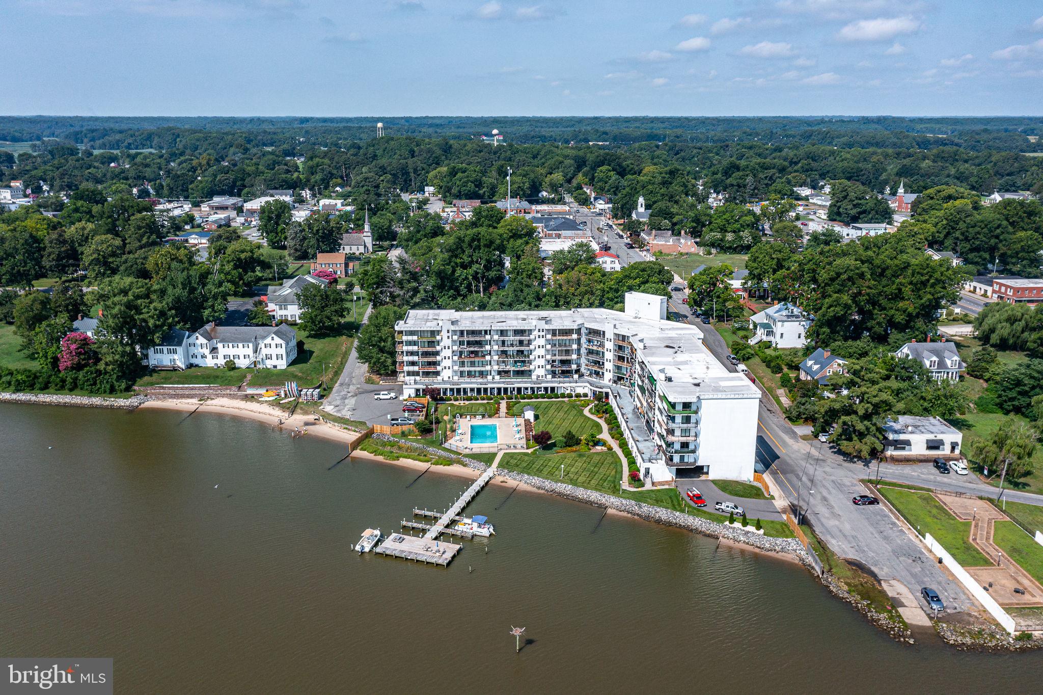 RIVERSIDE CONDOMINIUMS - Residential