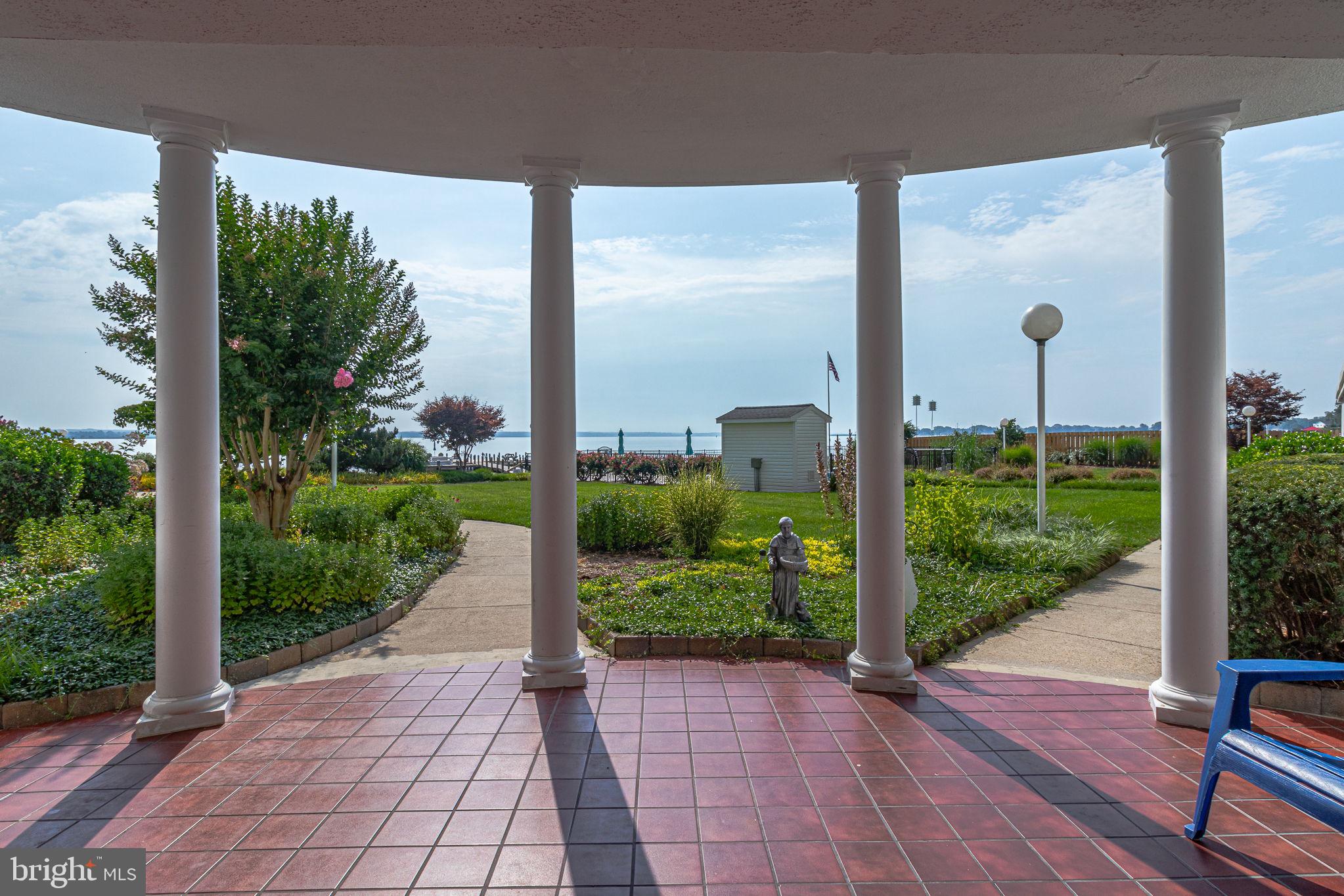 RIVERSIDE CONDOMINIUMS - Residential