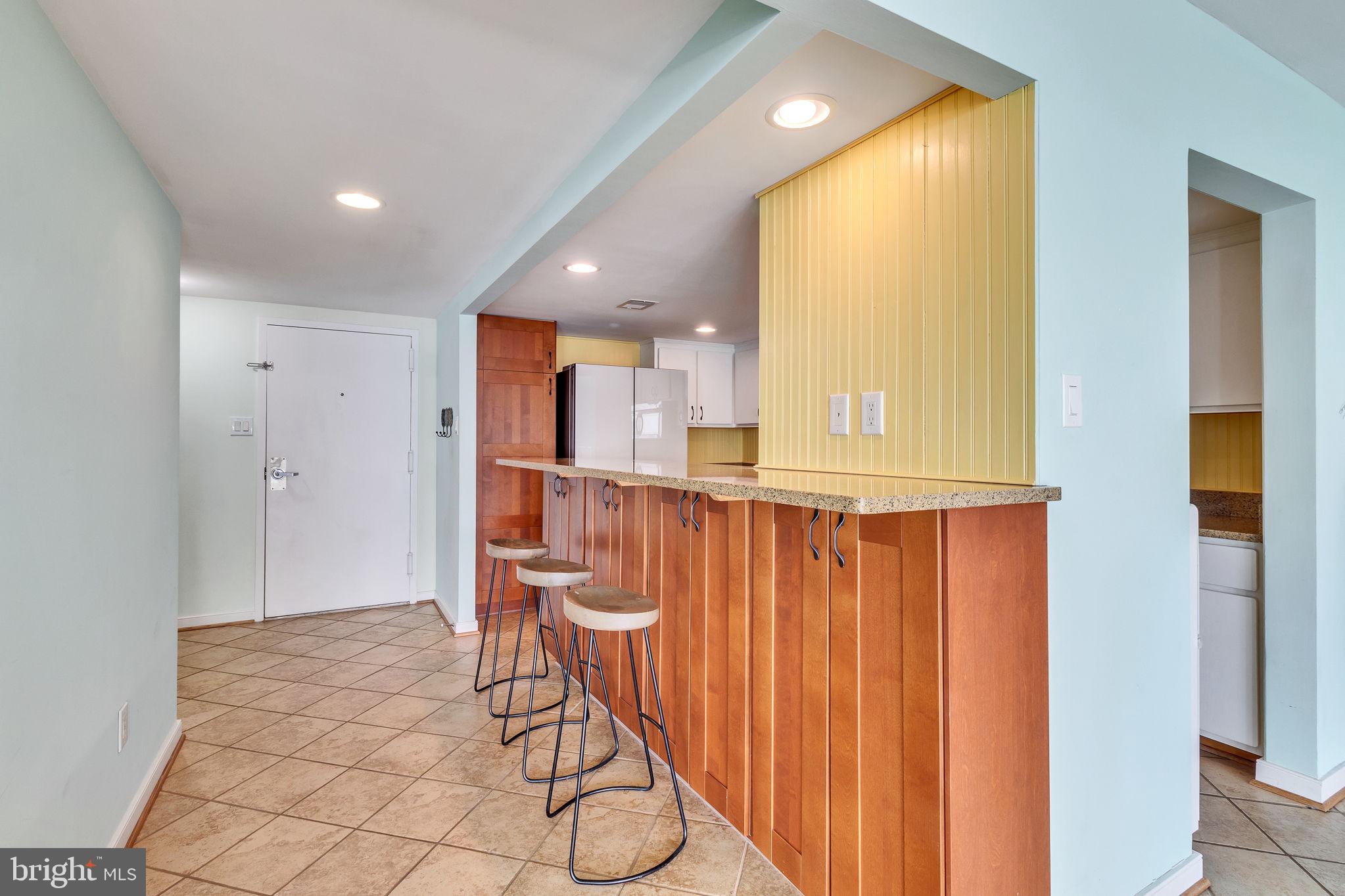 RIVERSIDE CONDOMINIUMS - Residential